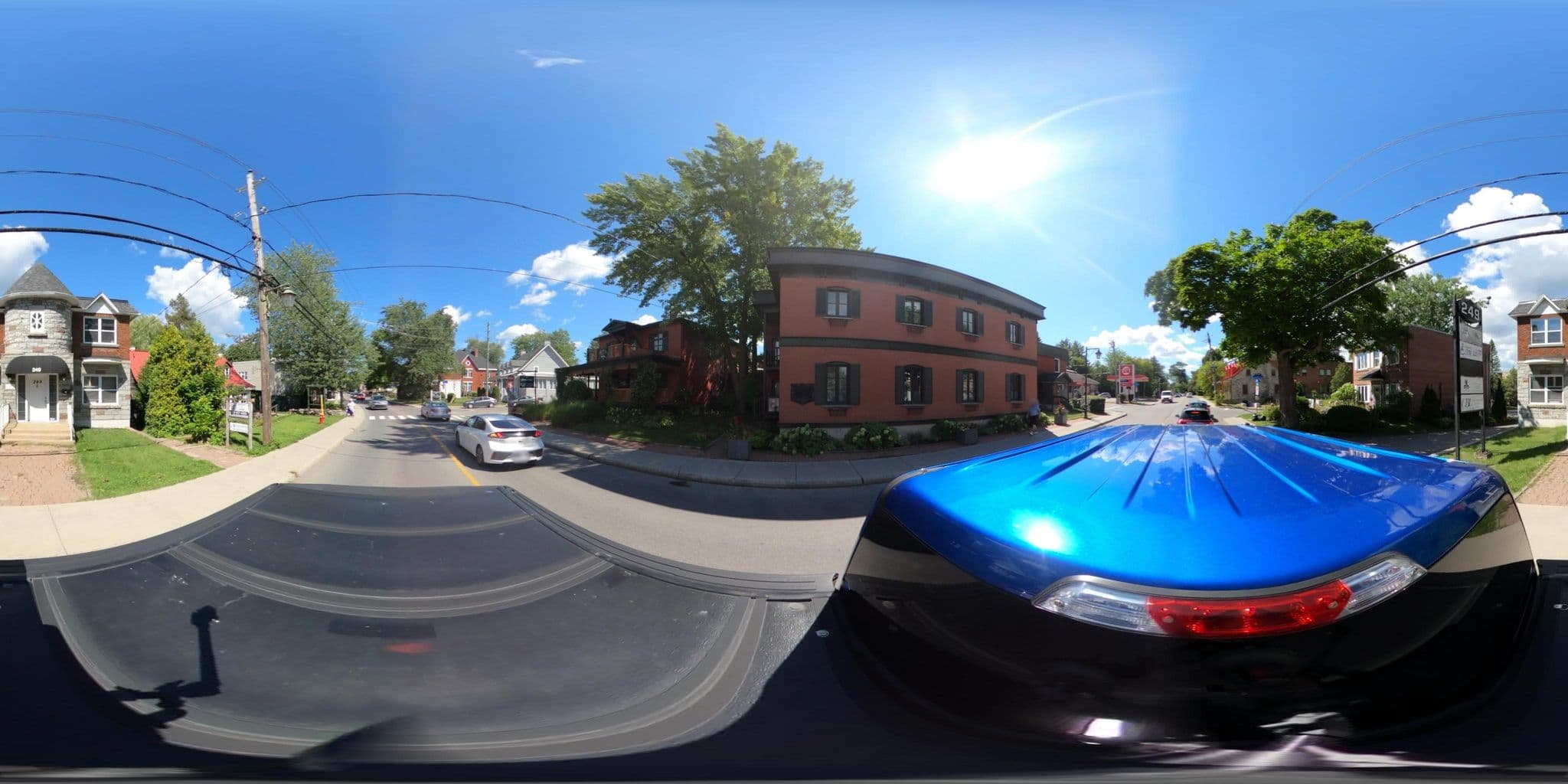 Street view near Les Menus~Plaisirs, Rosemère — © JNLvLQcMppr (CC BY-SA · Mapillary)