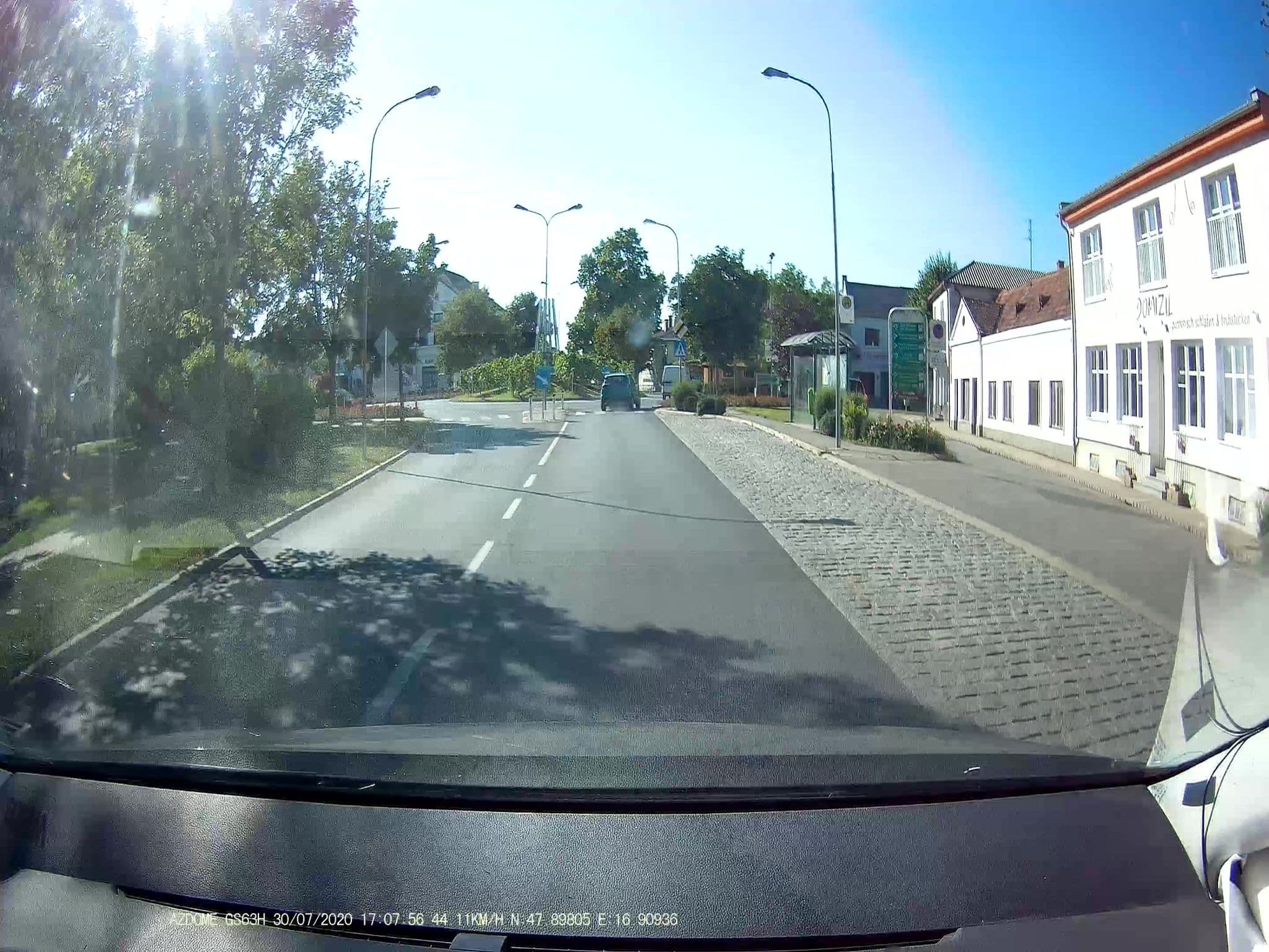 Street view near B&B Domizil Gols, Hotel Garni, Gols — © stefan147 (CC BY-SA · Mapillary)