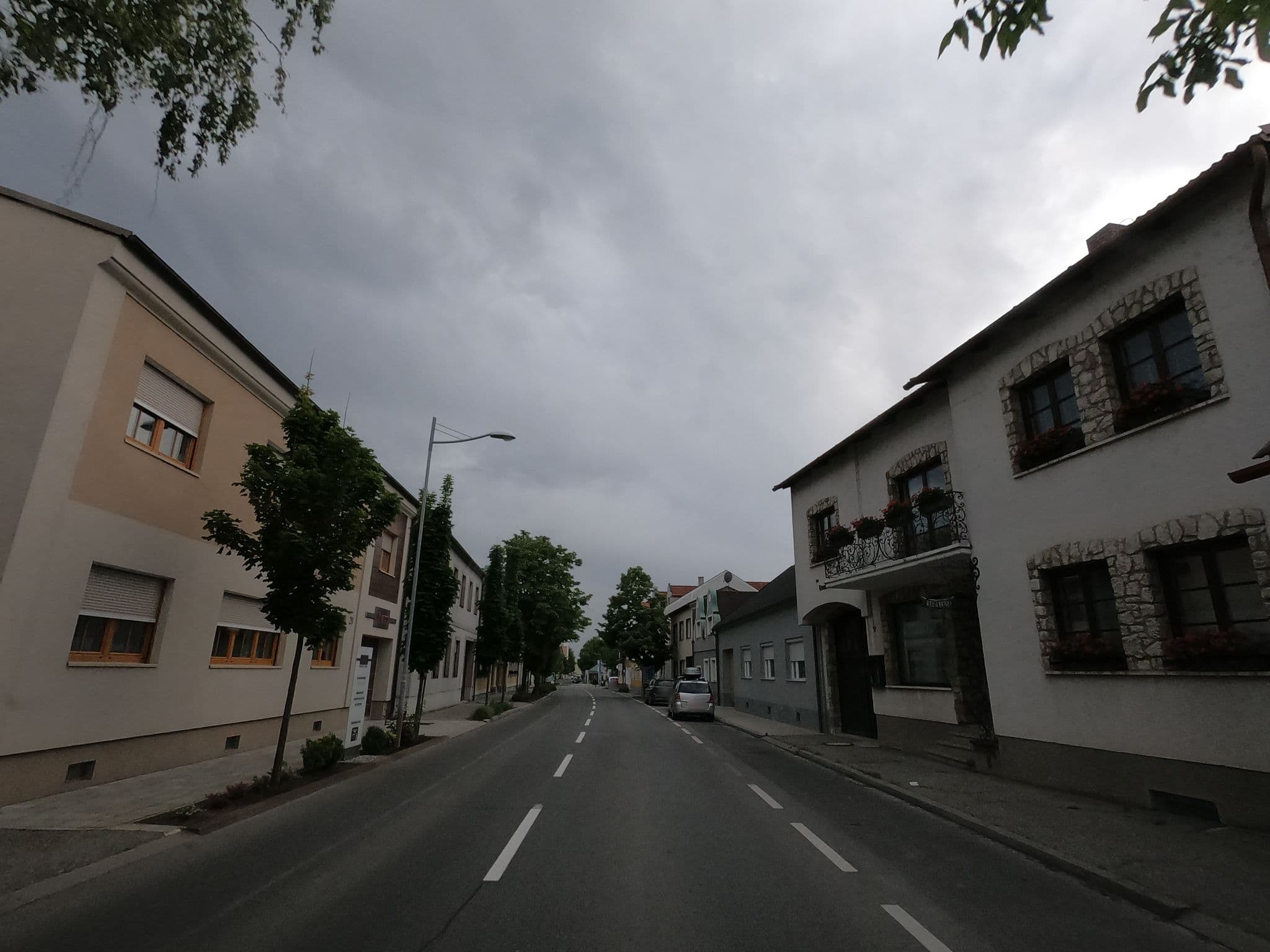 Street view near Arkadenweingut-Gästehaus Fam Heiss, Illmitz — © flansch (CC BY-SA · Mapillary)