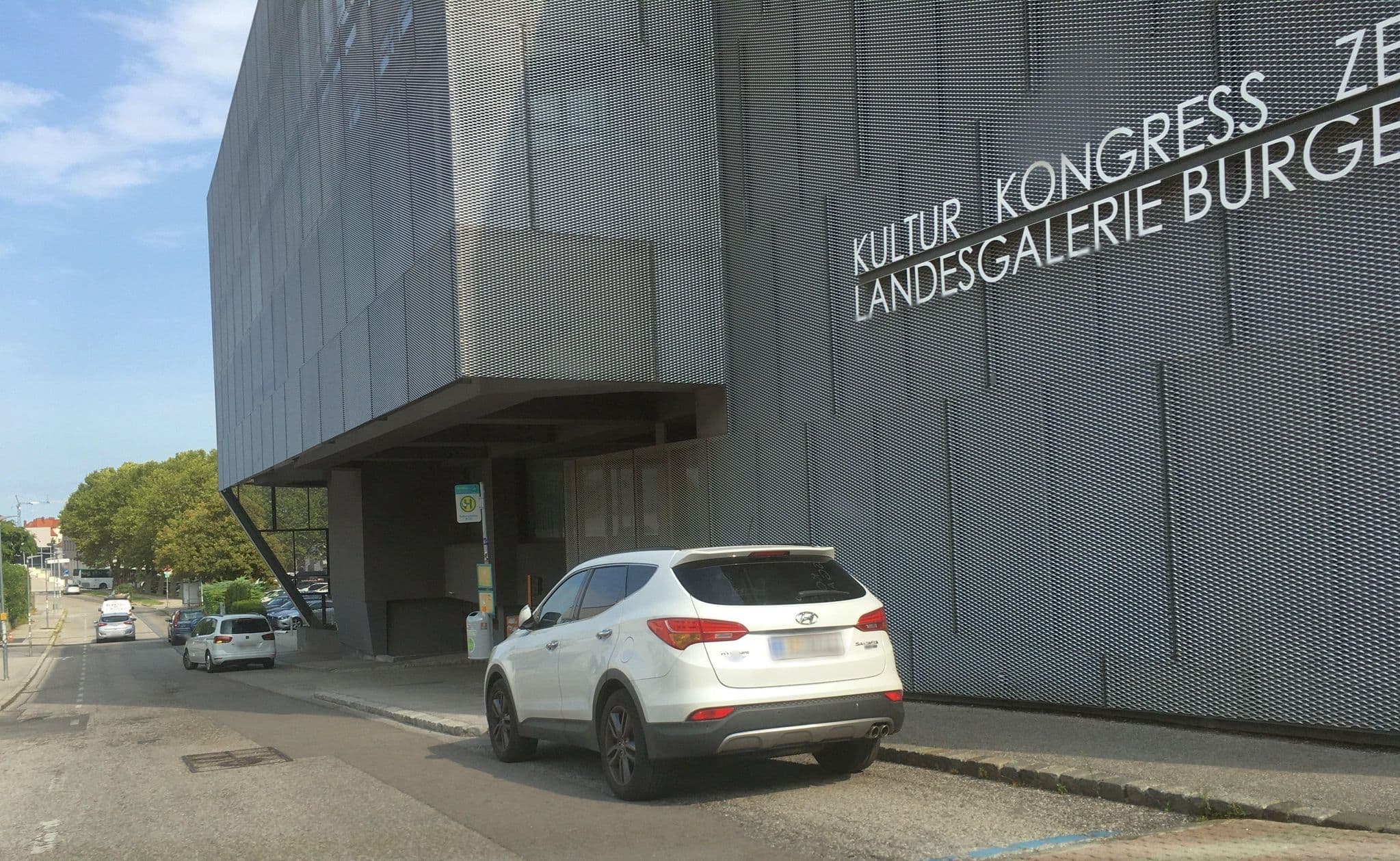 Street view near Parking Kultur- und Kongresszentrum Eisenstadt, Eisenstadt — © istefanos (CC BY-SA · Mapillary)