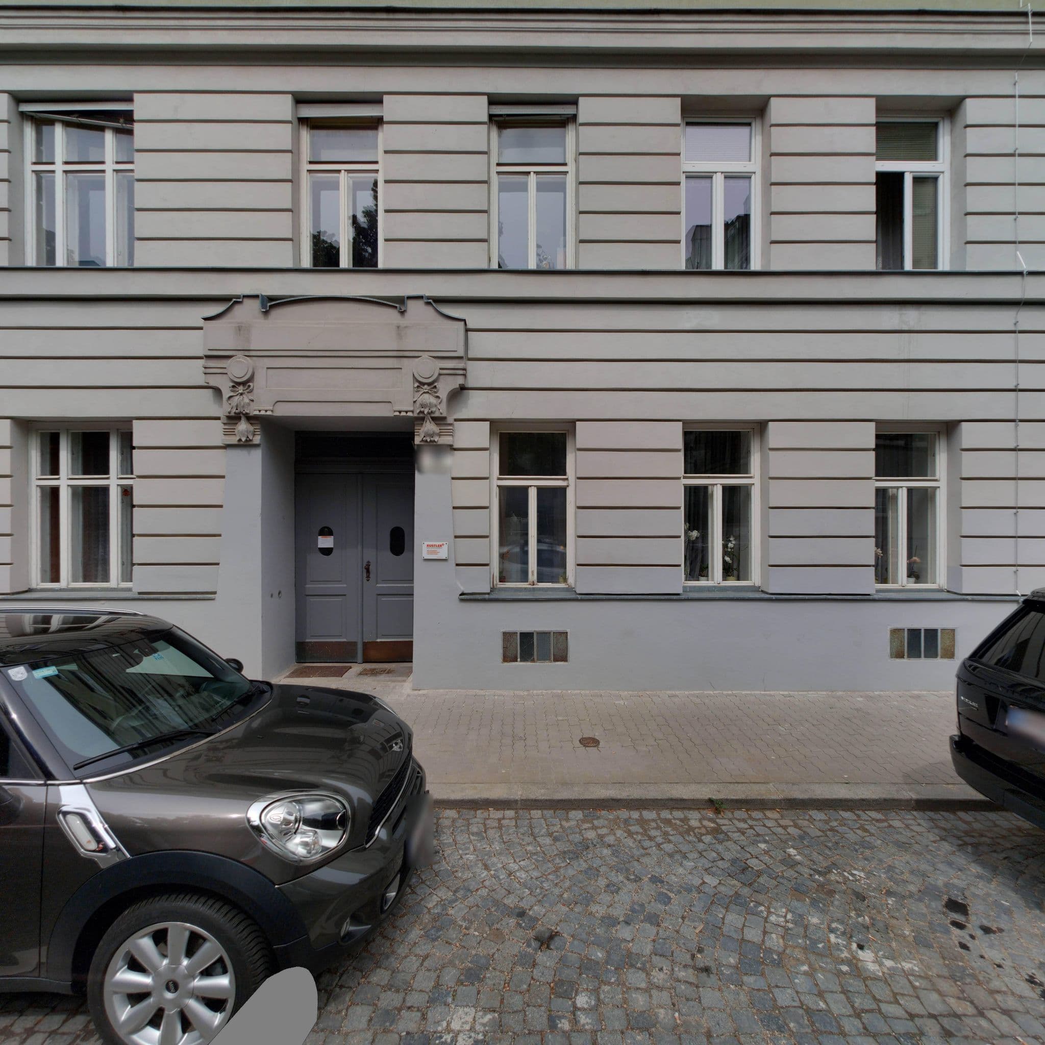 Street view near Guido Baron, Landstraße — © eliasgander (CC BY-SA · Mapillary)