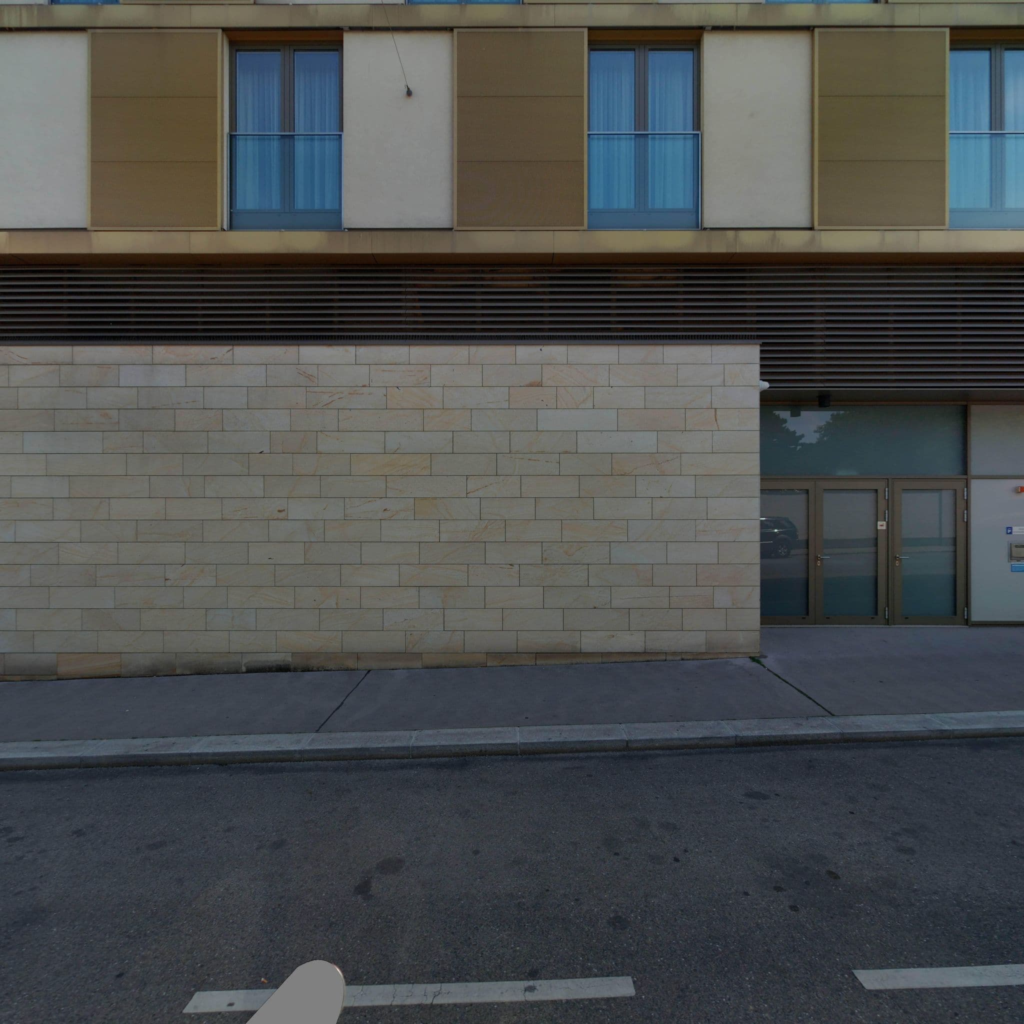 Street view near CEE Hotel Development GmbH, Landstraße — © eliasgander (CC BY-SA · Mapillary)