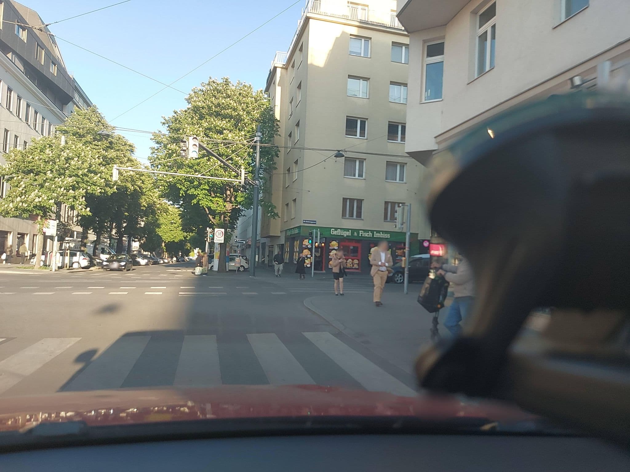 Street view near HTM Hotel und Tourismus Management GmbH, Favoriten — © mik007 (CC BY-SA · Mapillary)