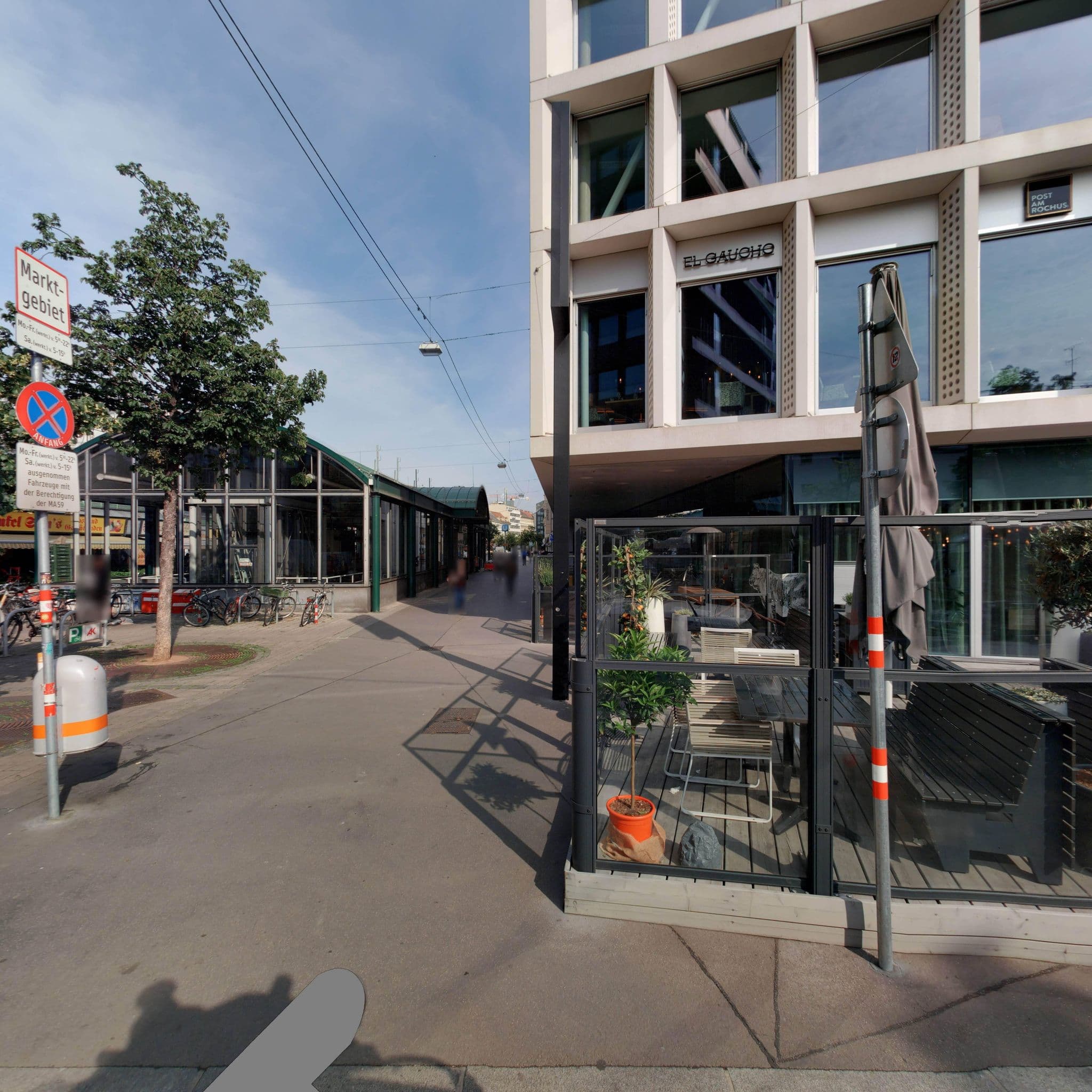 Street view near Apartment in Vienna, Landstraße — © eliasgander (CC BY-SA · Mapillary)