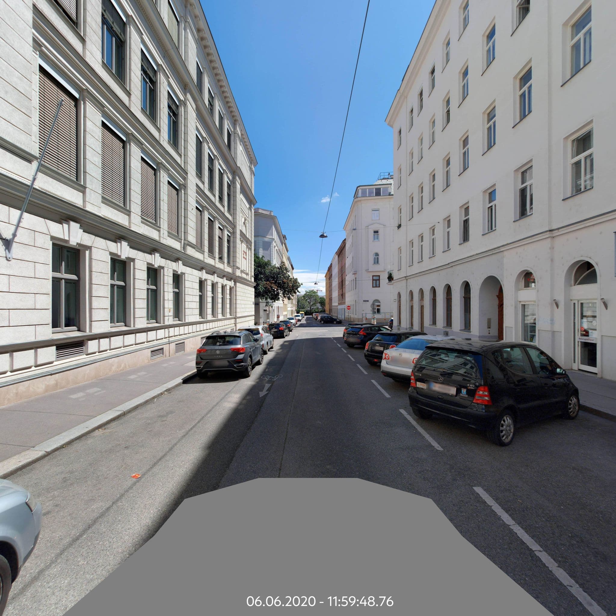 Street view near Vienna Boutique Apartments, Landstraße — © eliasgander (CC BY-SA · Mapillary)