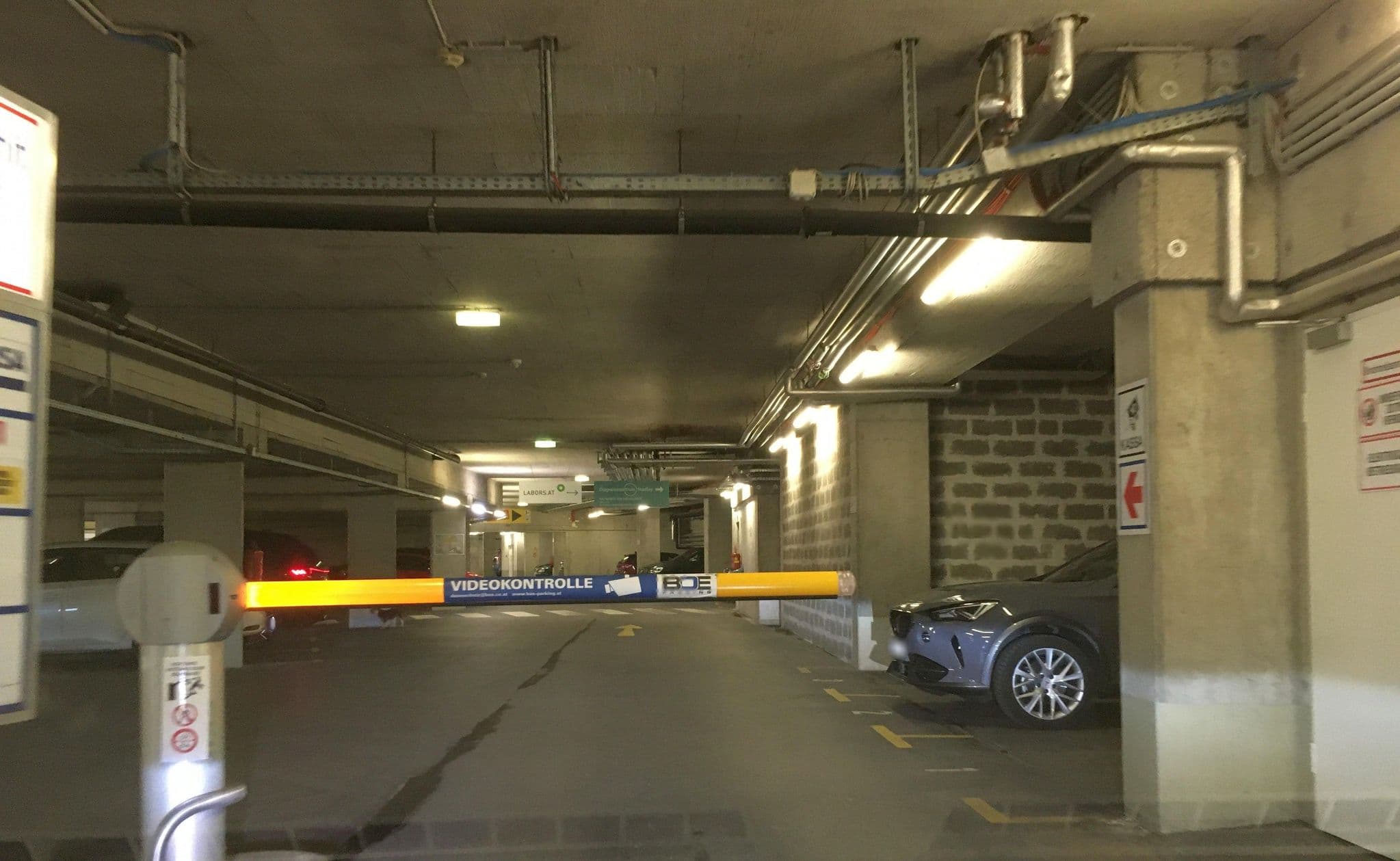 Street view near Anna's Home, Aspern — © istefanos (CC BY-SA · Mapillary)