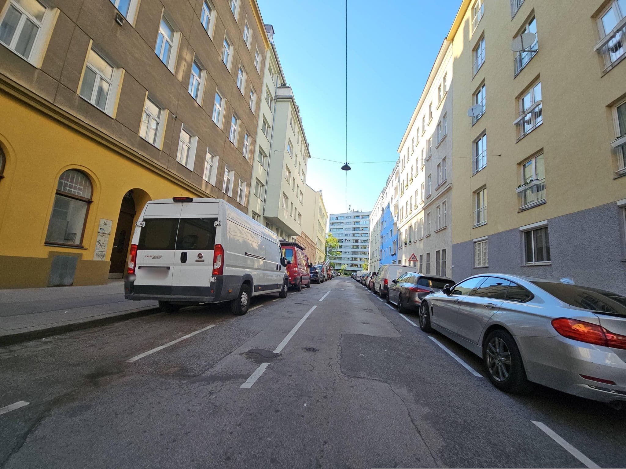 Street view near govienna - Messe Apartments, Landstraße — © sunray (CC BY-SA · Mapillary)