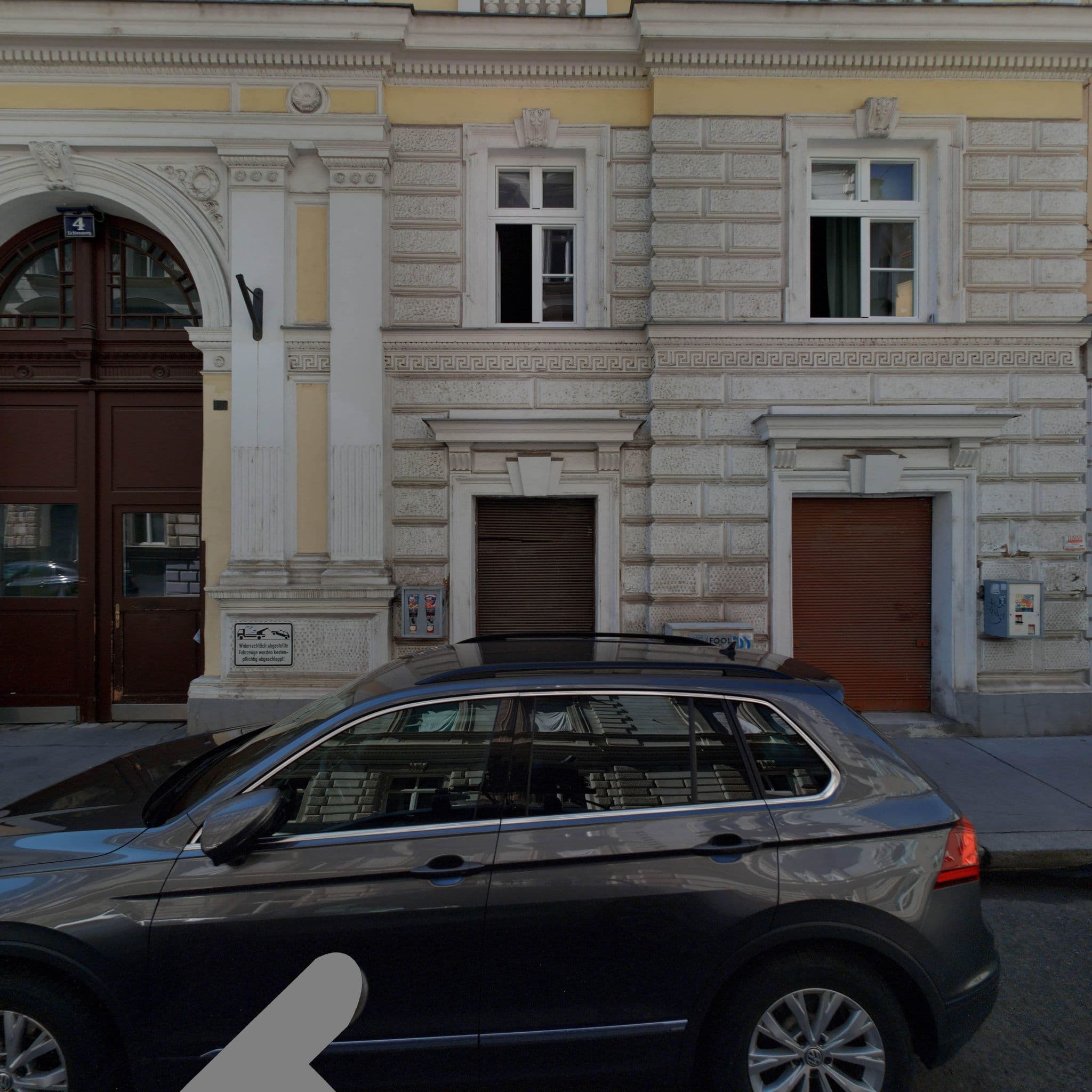 Street view near Royal Resort Apartments Urania, Vienna — © eliasgander (CC BY-SA · Mapillary)