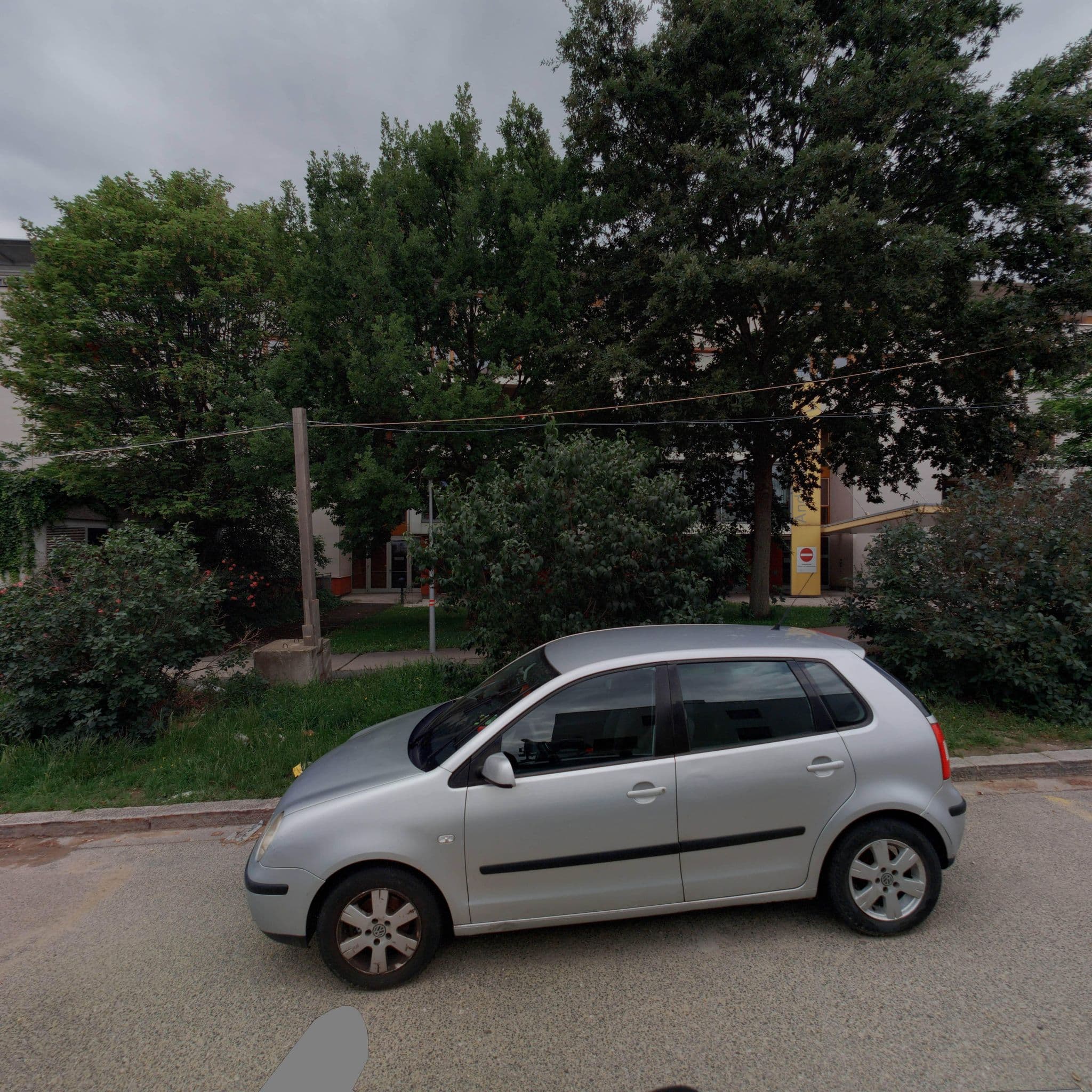 Street view near Senioren Residenz am Kurpark, Favoriten — © eliasgander (CC BY-SA · Mapillary)