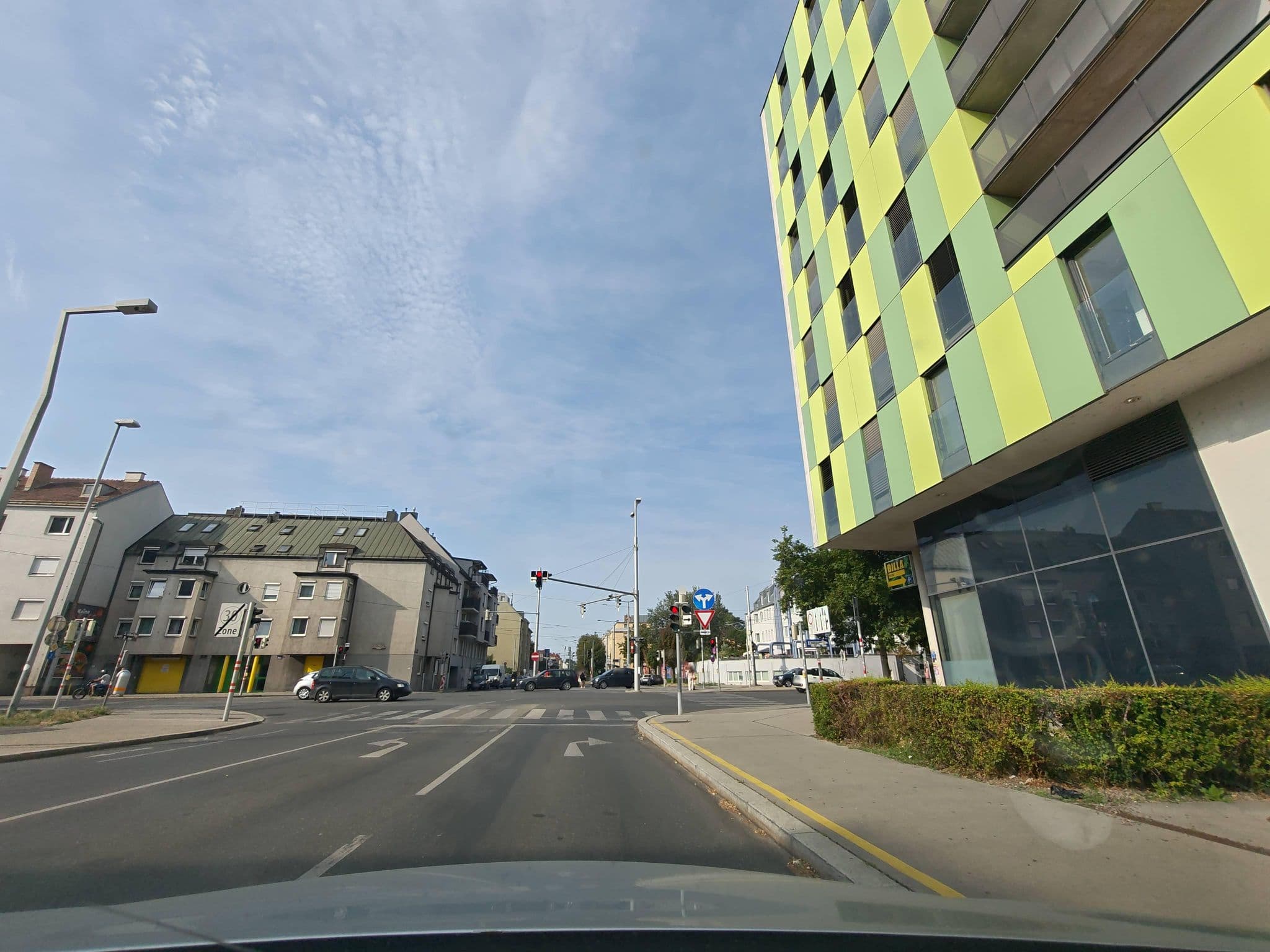 Street view near Base22 - Homes for Students, Donaustadt — © hlfan (CC BY-SA · Mapillary)