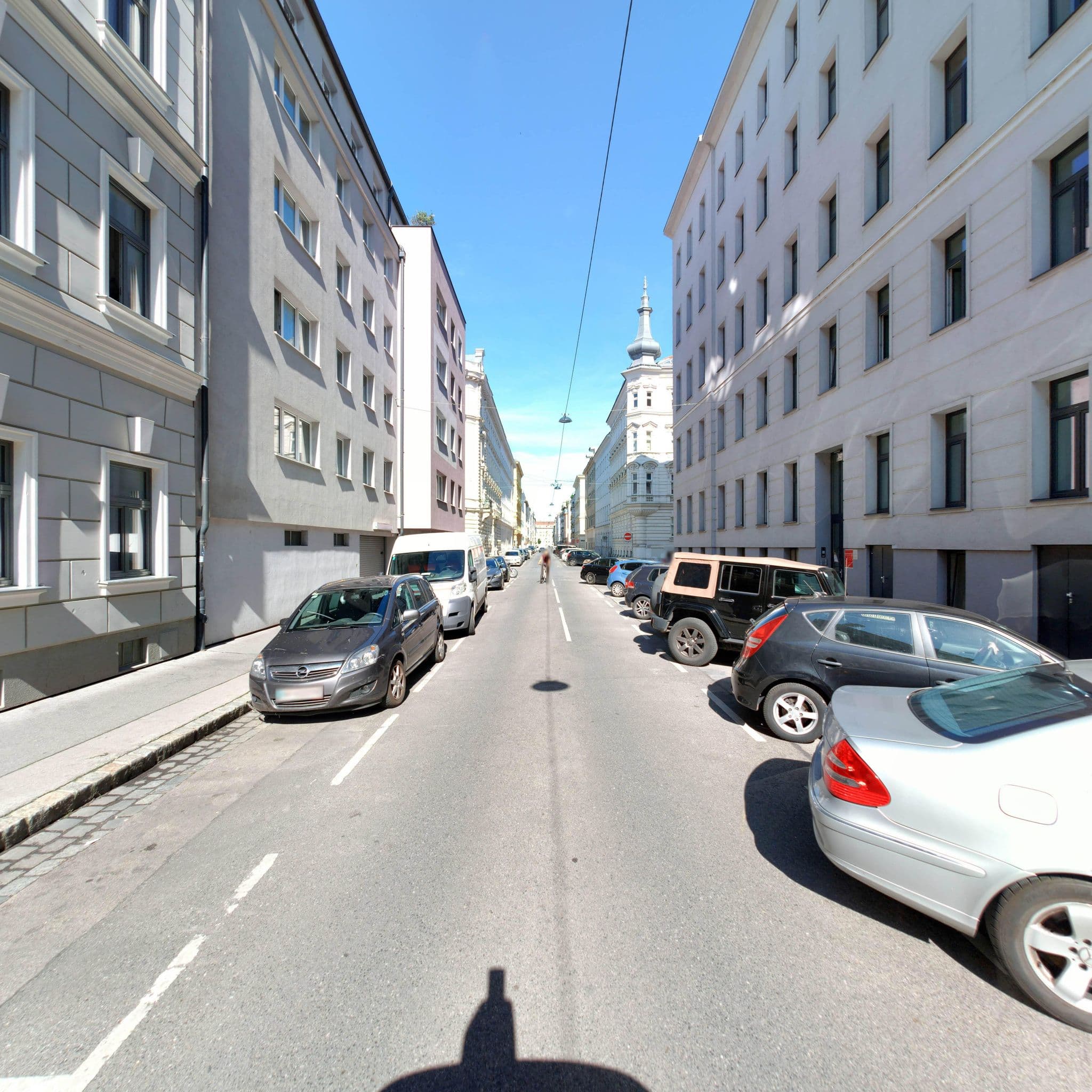 Street view near Urban Flats Vienna Darwingasse, Innere Stadt — © eliasgander (CC BY-SA · Mapillary)