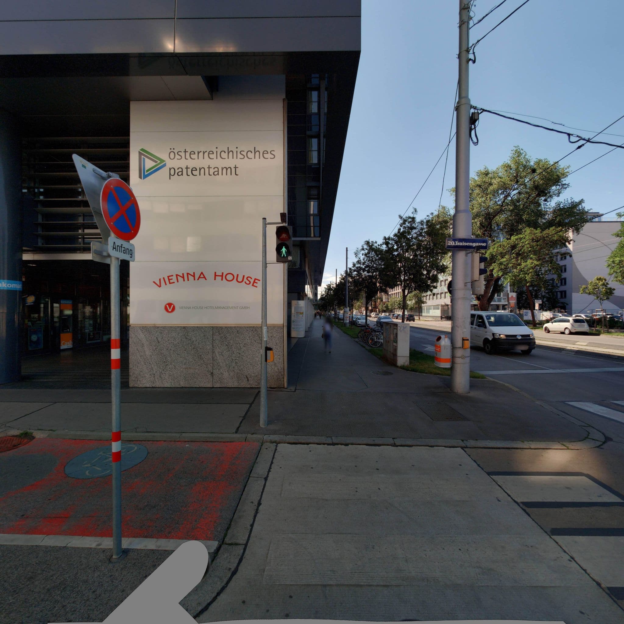 Street view near CUBE Hotels, Brigittenau — © eliasgander (CC BY-SA · Mapillary)