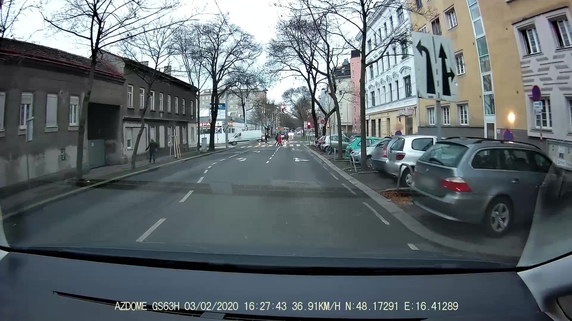 Street view near Gasthaus Grisu, Simmering — © stefan147 (CC BY-SA · Mapillary)