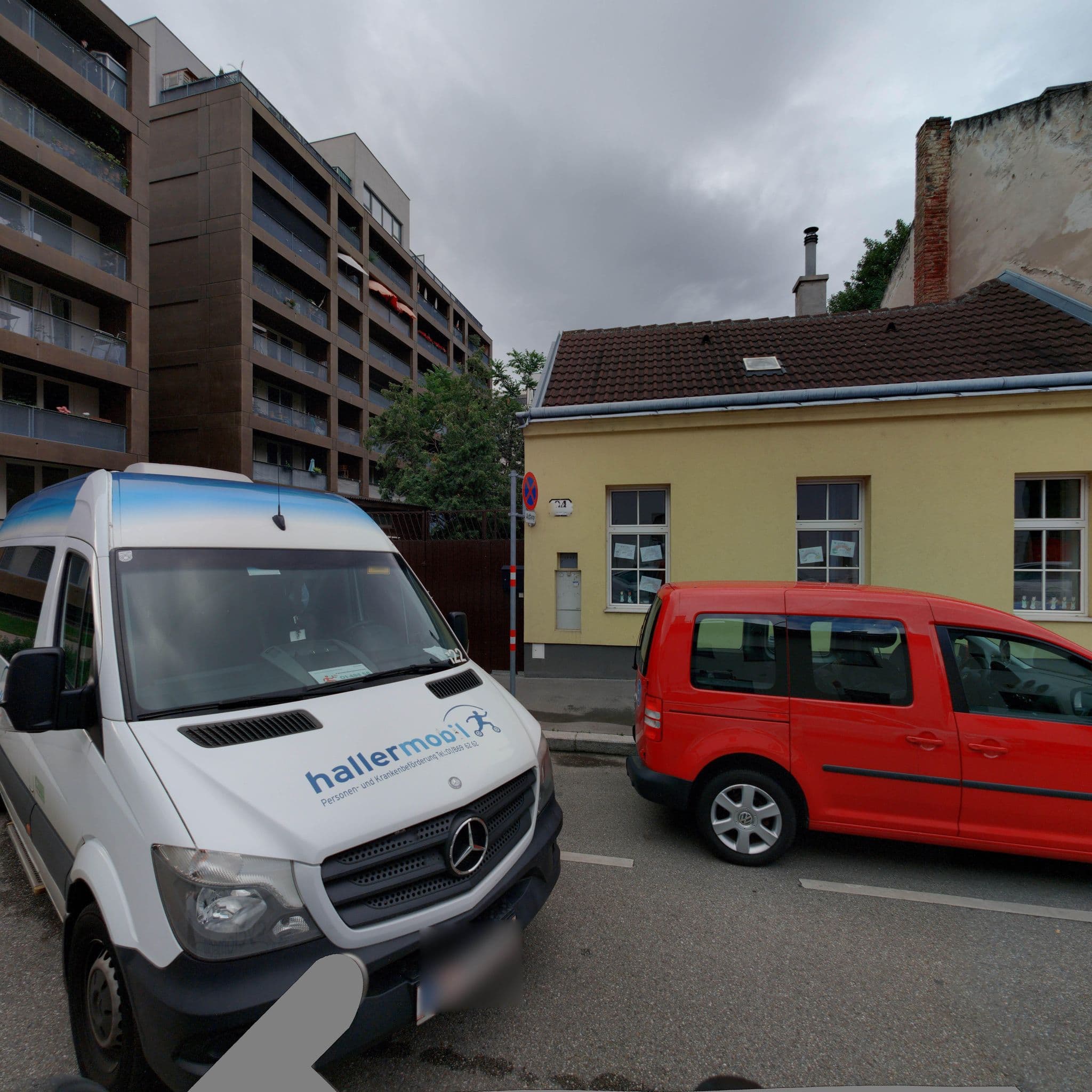 Street view near Gasthaus Birner Gasthausbetriebs GmbH, Floridsdorf — © eliasgander (CC BY-SA · Mapillary)