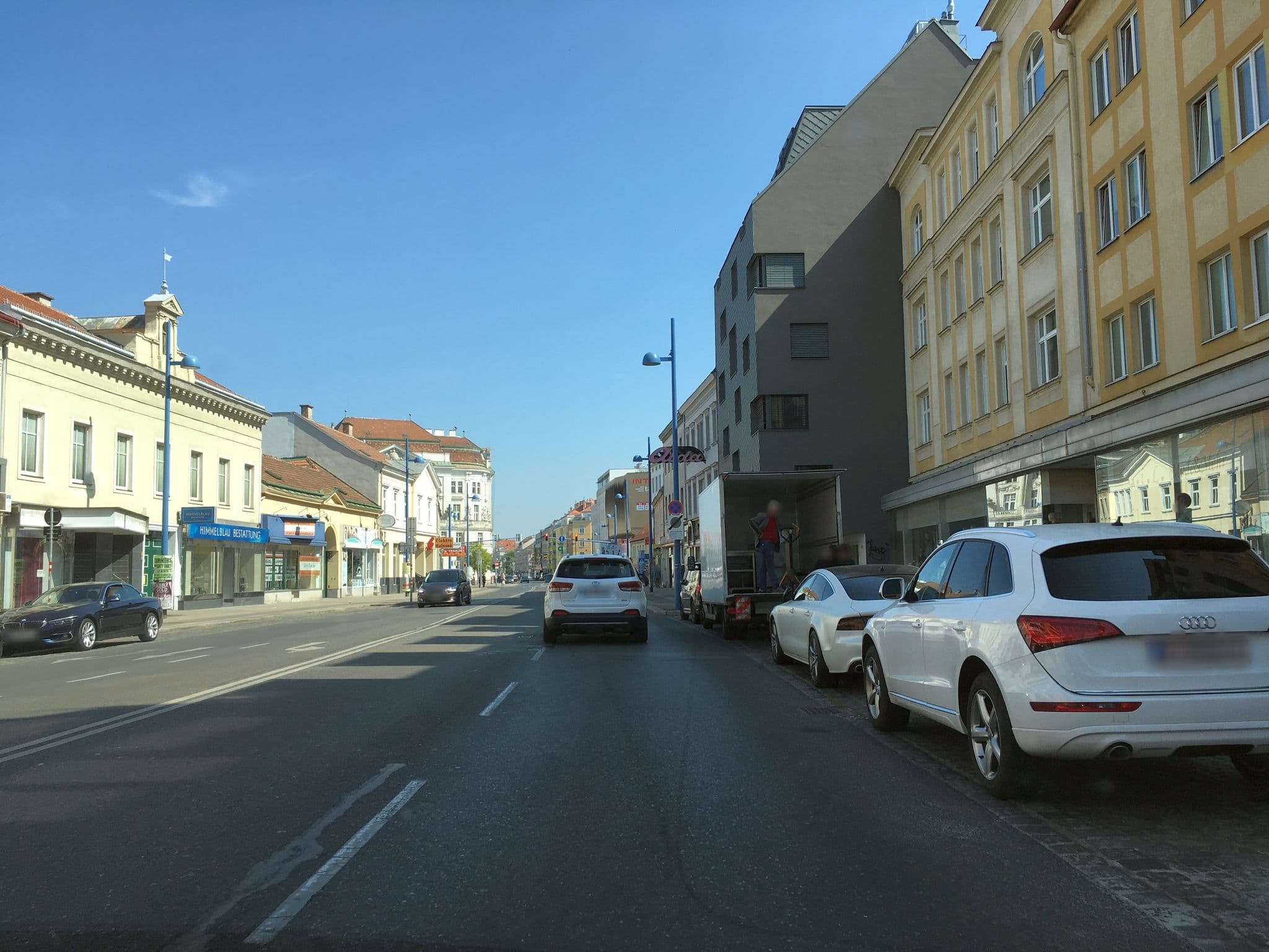 Street view near Vienna Grand Apartments DANUBE, Floridsdorf — © istefanos (CC BY-SA · Mapillary)