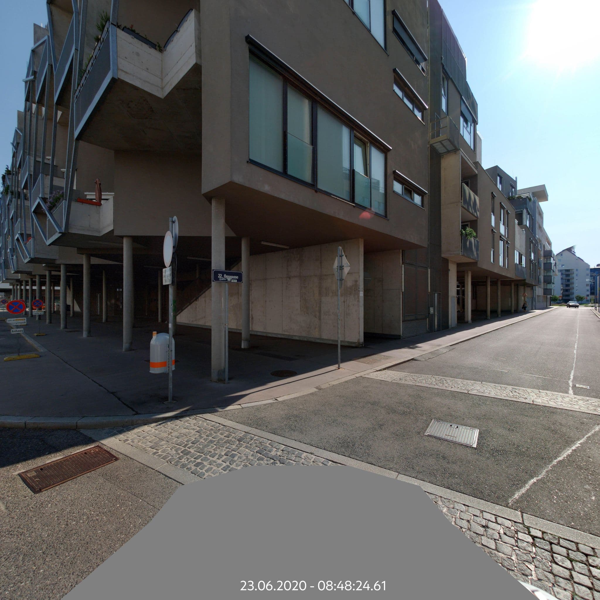 Street view near Tokio Hotel, Floridsdorf — © eliasgander (CC BY-SA · Mapillary)