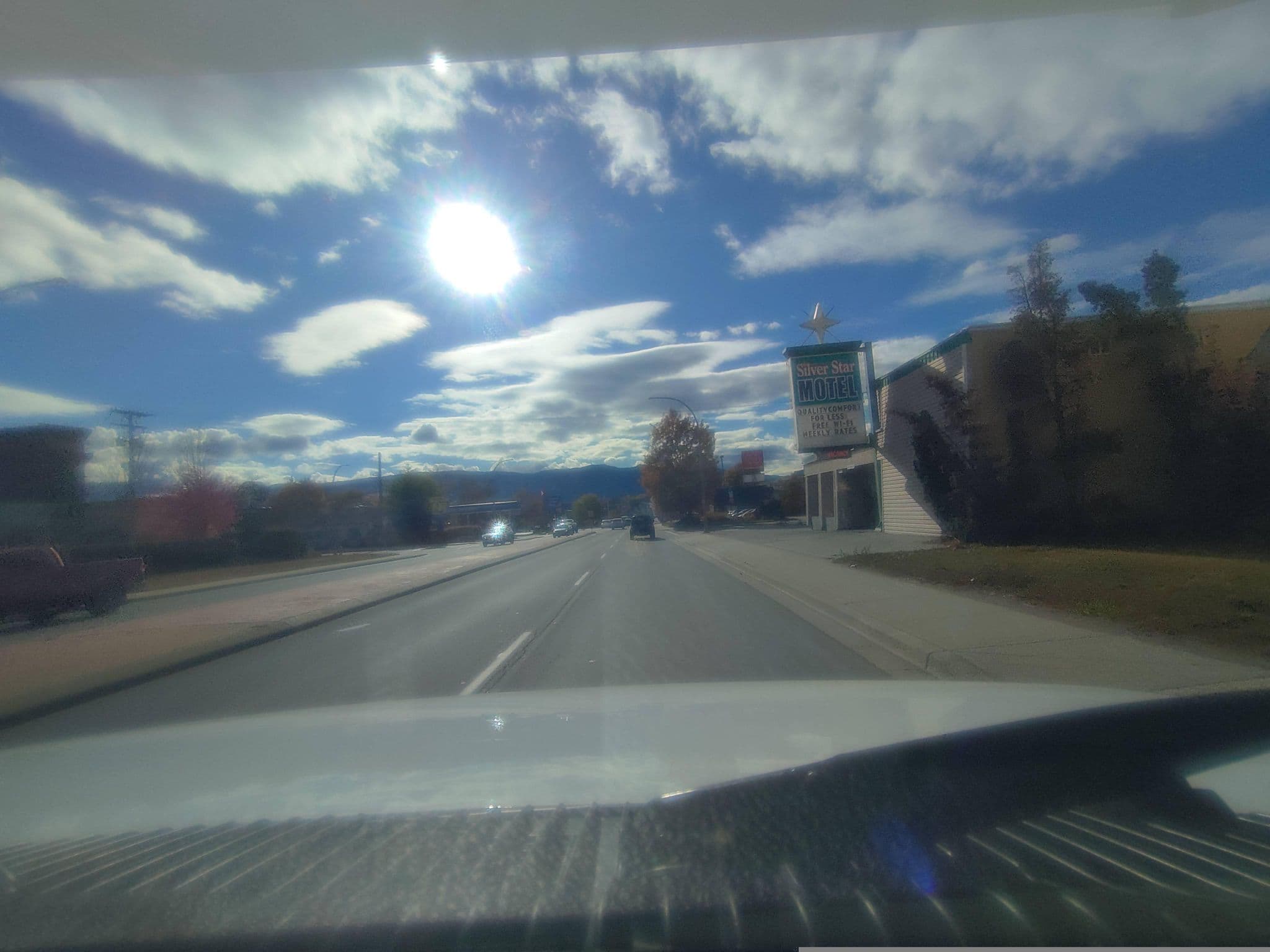 Street view near Silver Star Motel, Vernon — © kibour (CC BY-SA · Mapillary)