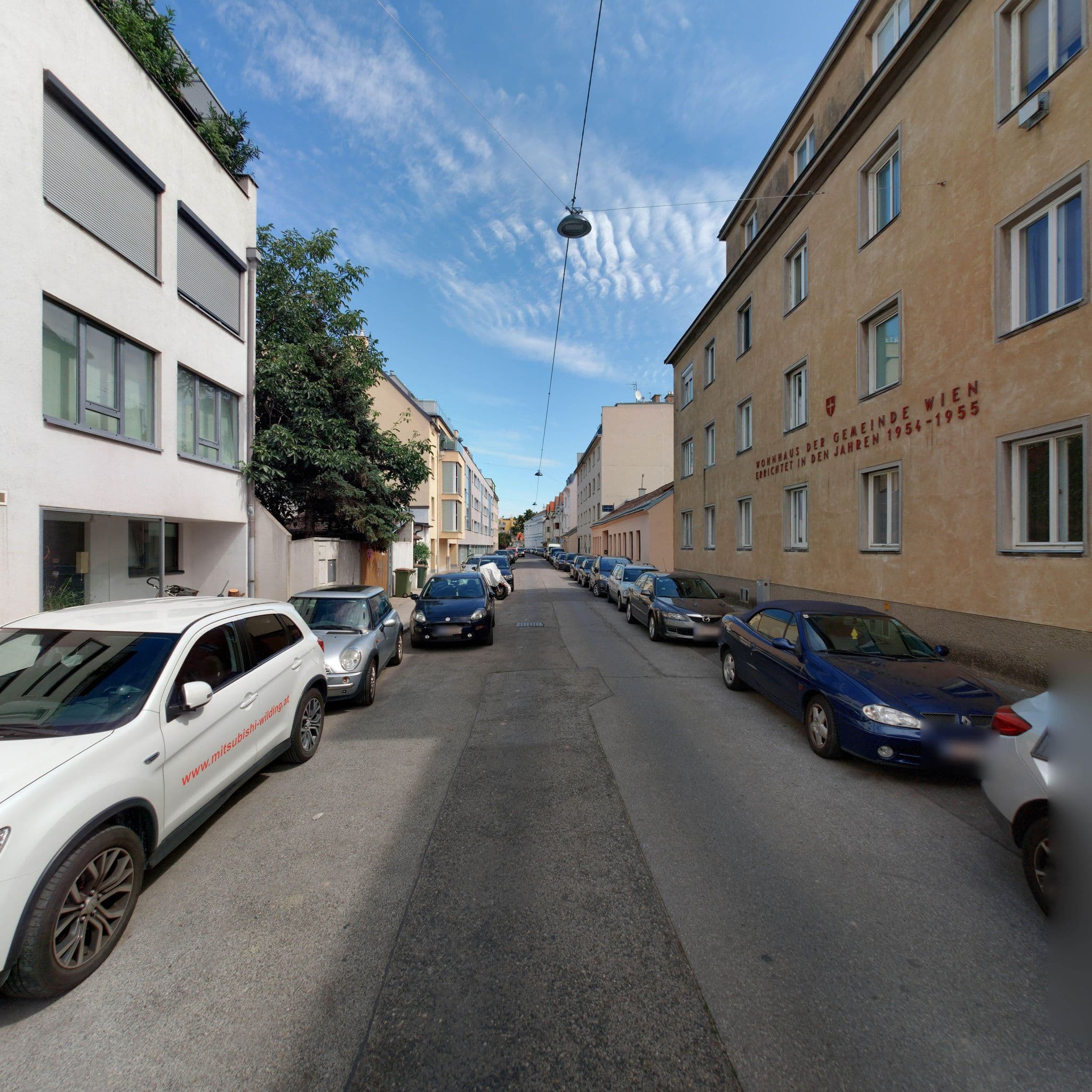 Street view near MILE Management GmbH, Floridsdorf — © eliasgander (CC BY-SA · Mapillary)