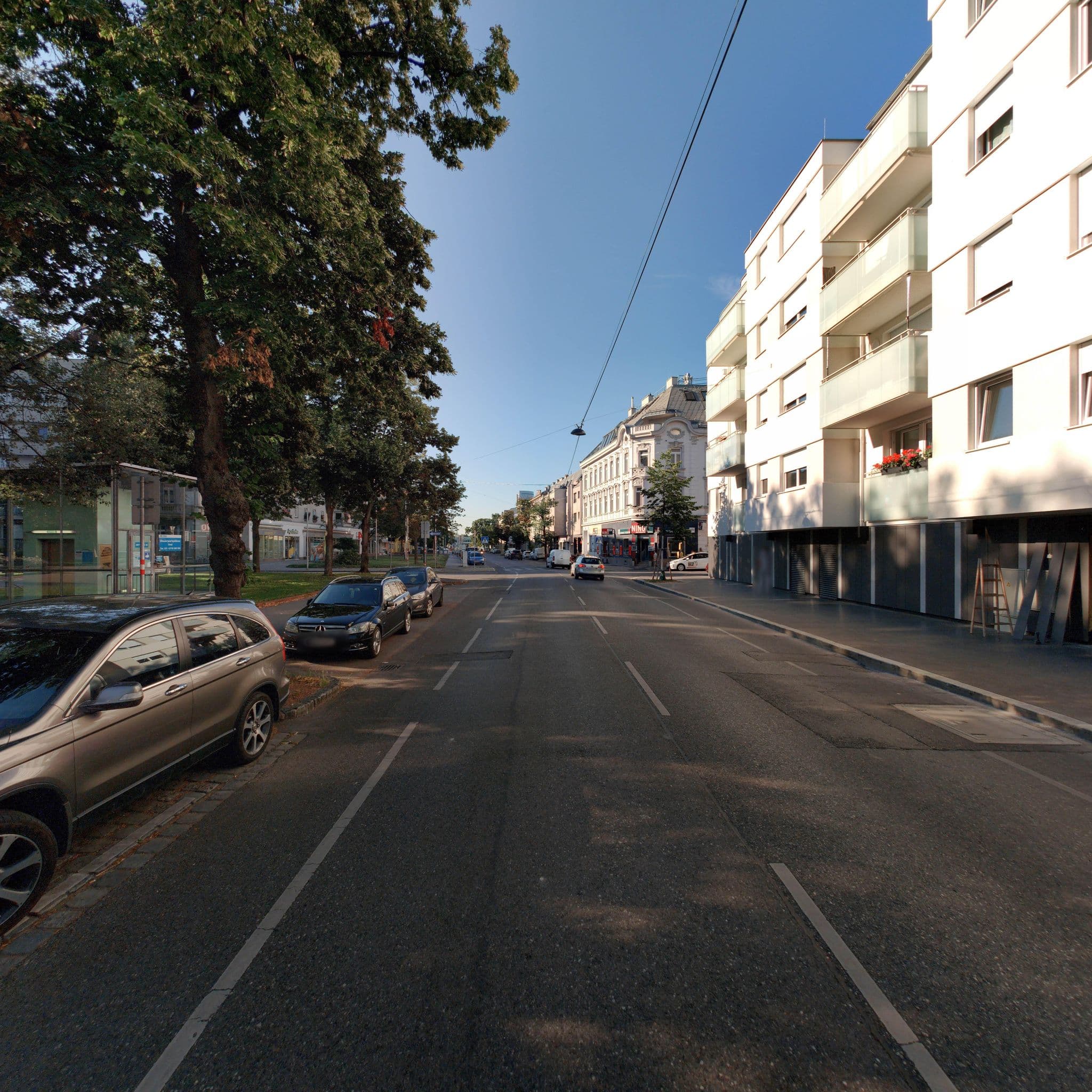 Street view near Karolinenhof, Floridsdorf — © eliasgander (CC BY-SA · Mapillary)