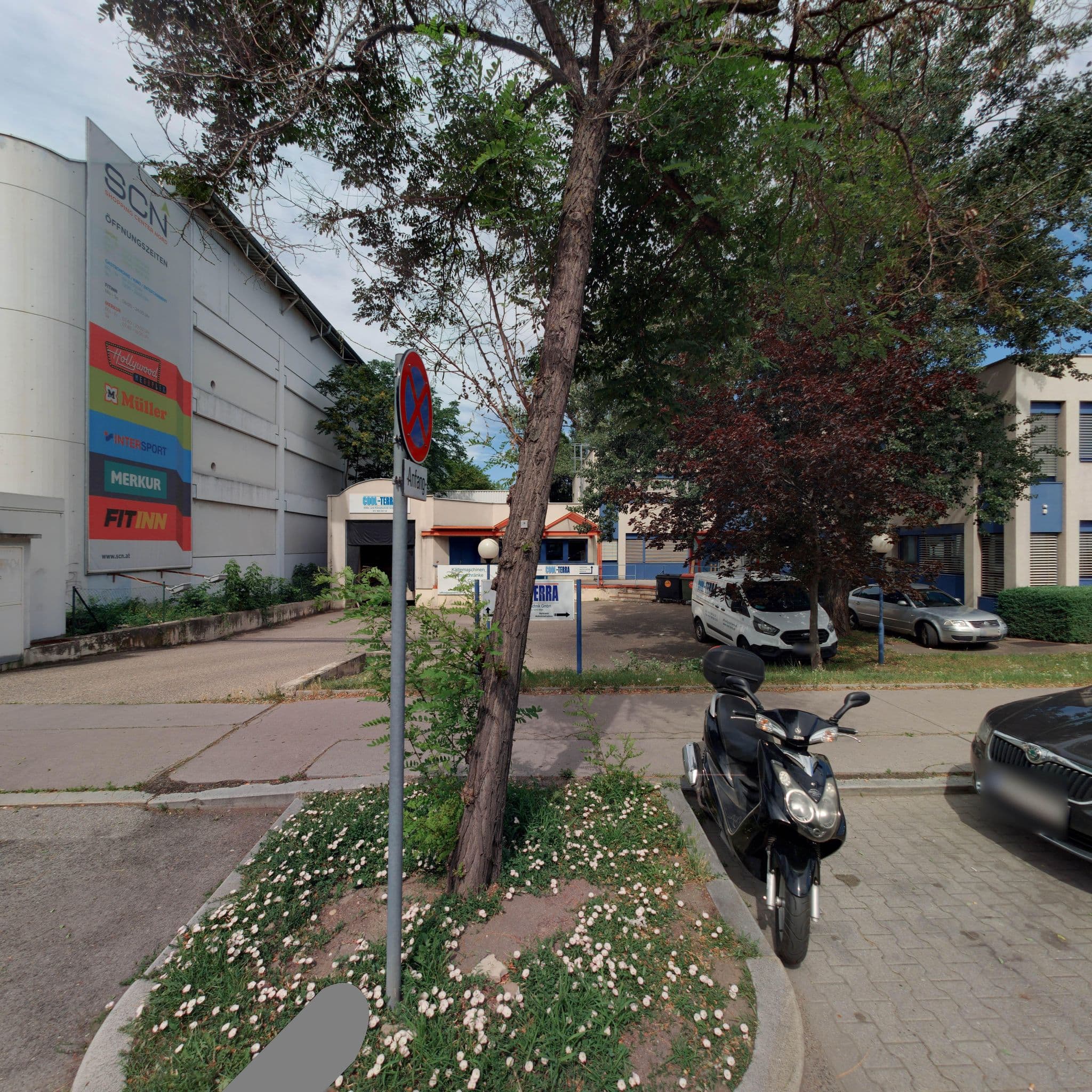 Street view near TACO Gastronomiebetriebs GmbH, Floridsdorf — © eliasgander (CC BY-SA · Mapillary)