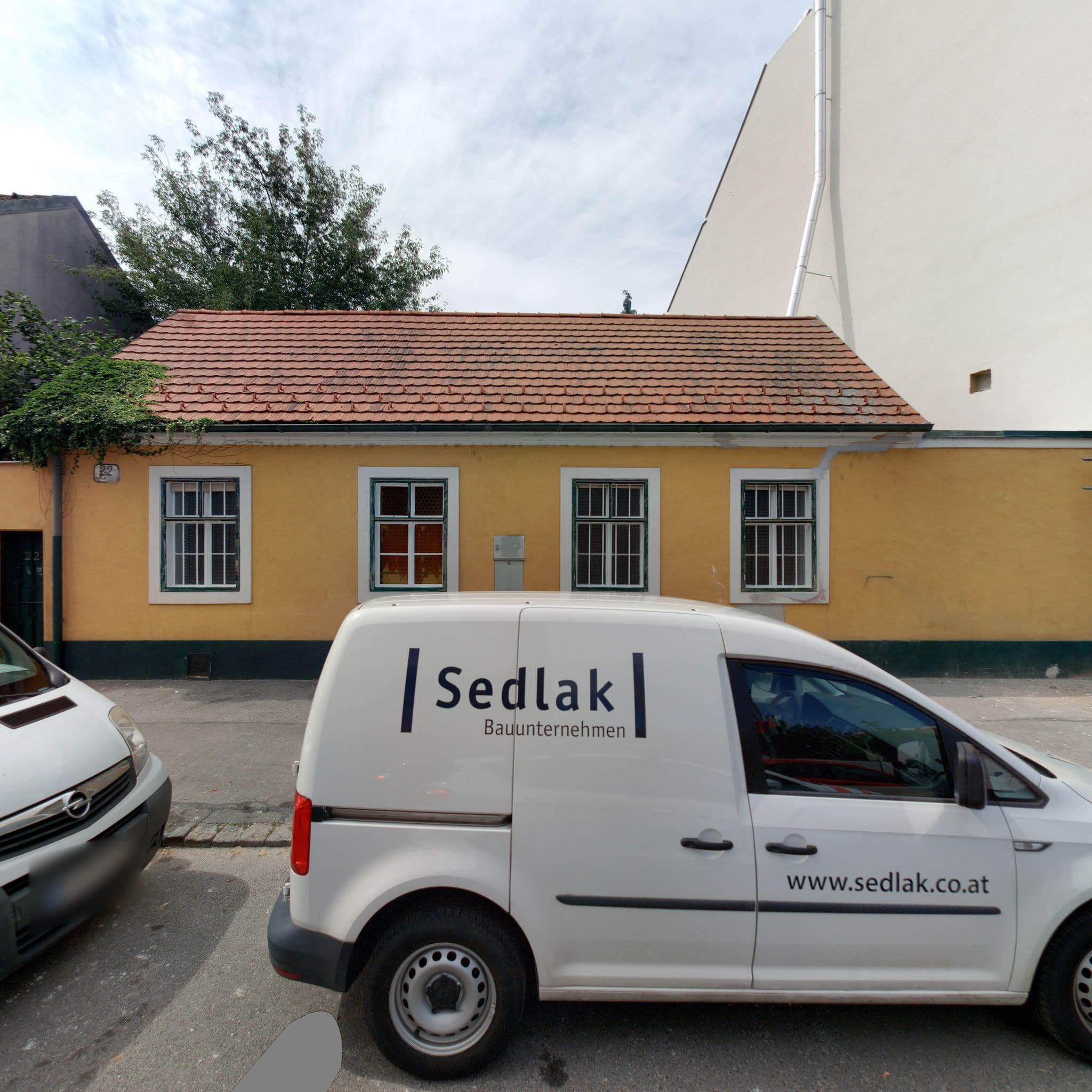 Street view near Popp Horst, Floridsdorf — © eliasgander (CC BY-SA · Mapillary)