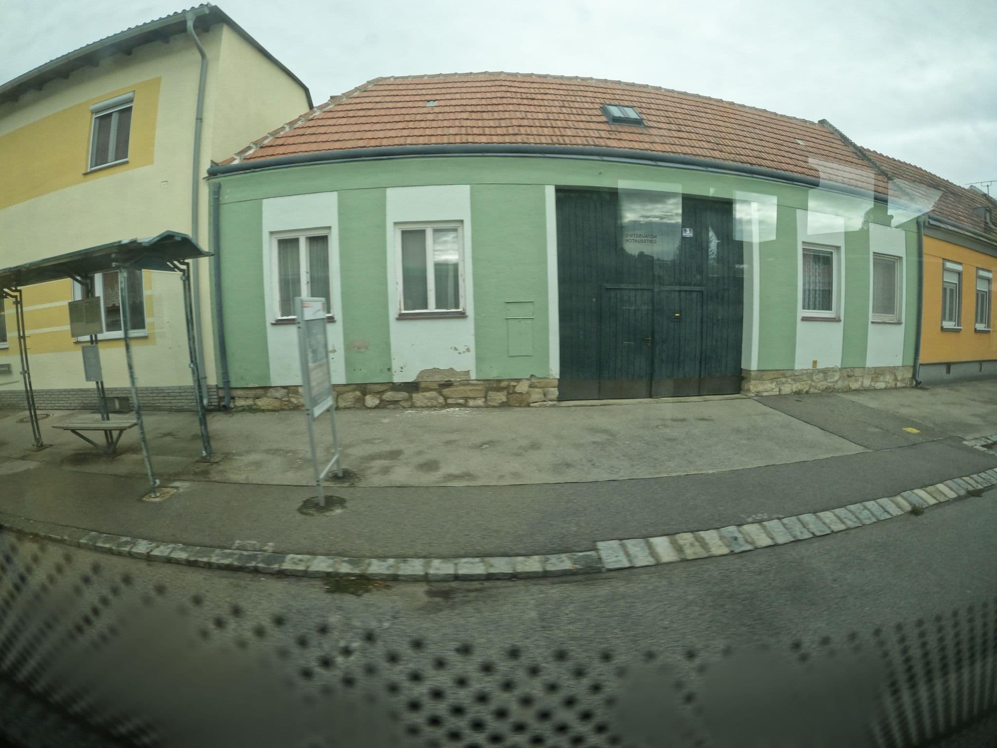 Street view near Gasthaus Burger, Ebergassing — © erias (CC BY-SA · Mapillary)