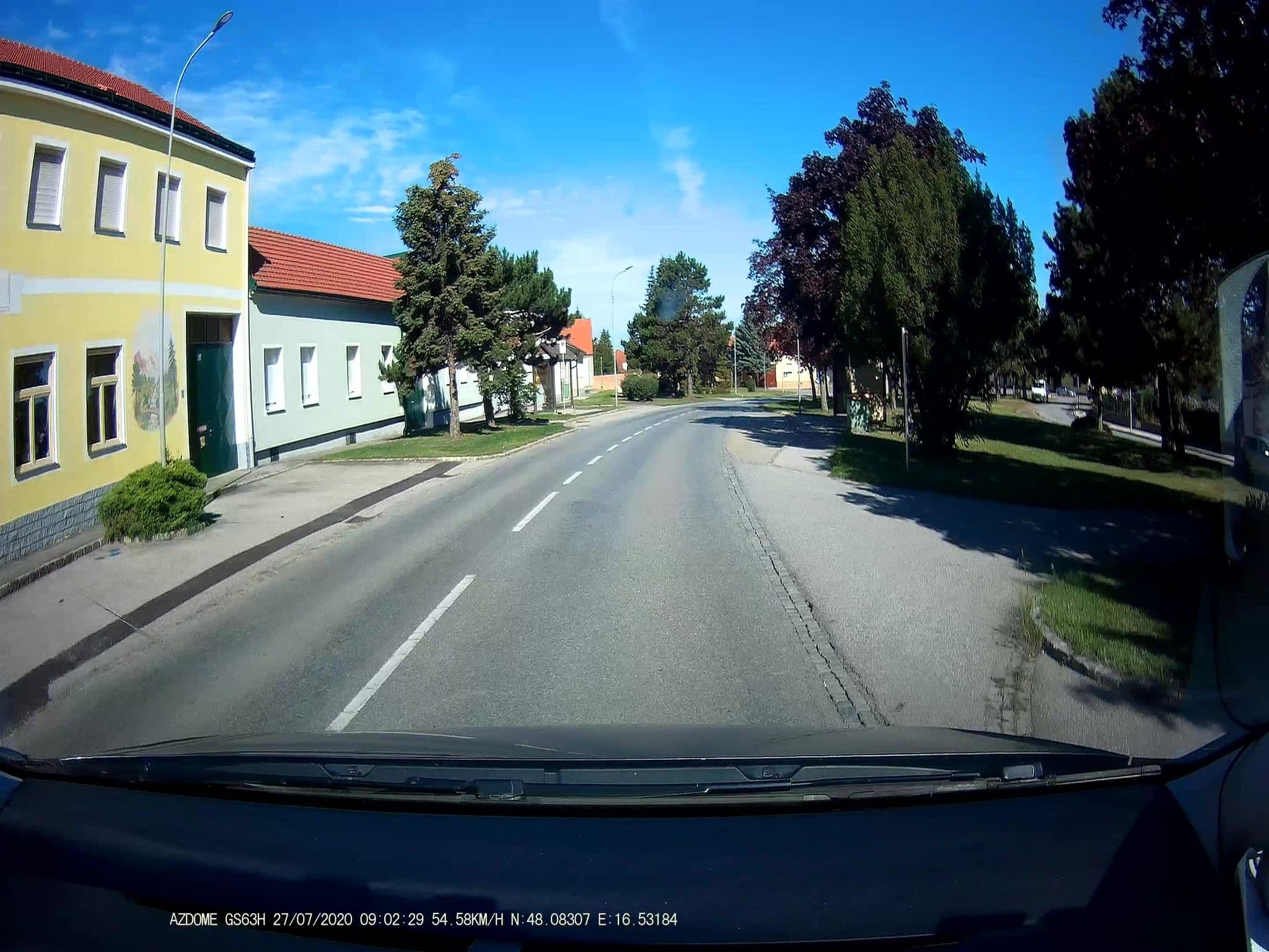 Street view near Pension Nell, Schwadorf — © stefan147 (CC BY-SA · Mapillary)