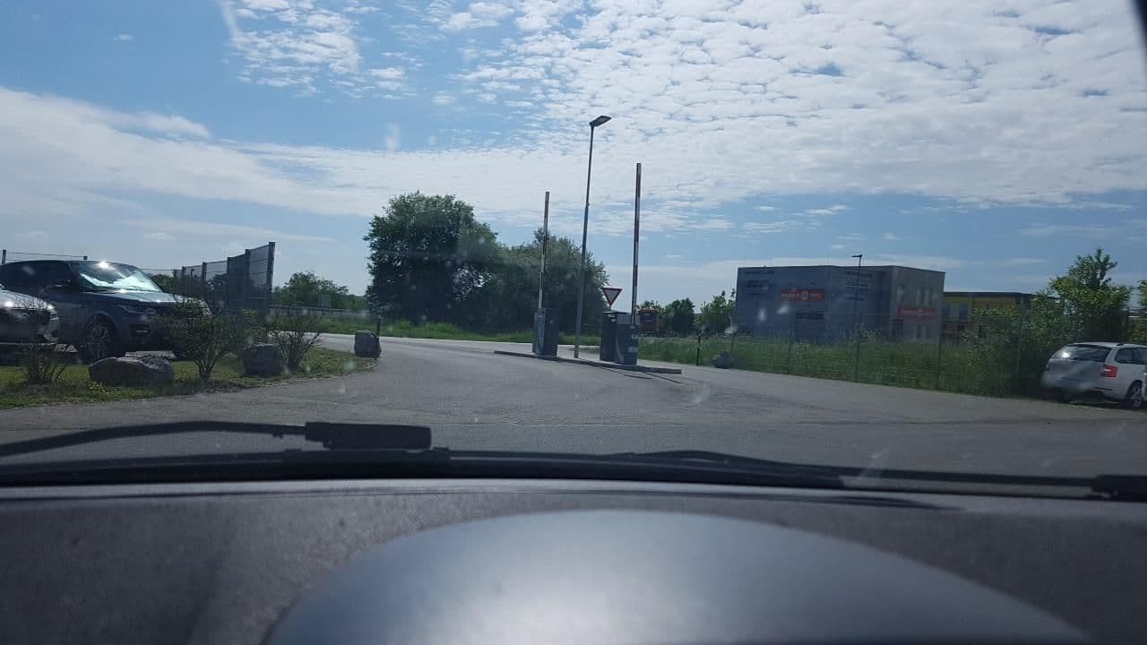 Street view near Marco Polo Hotel, Fischamend — © mik007 (CC BY-SA · Mapillary)