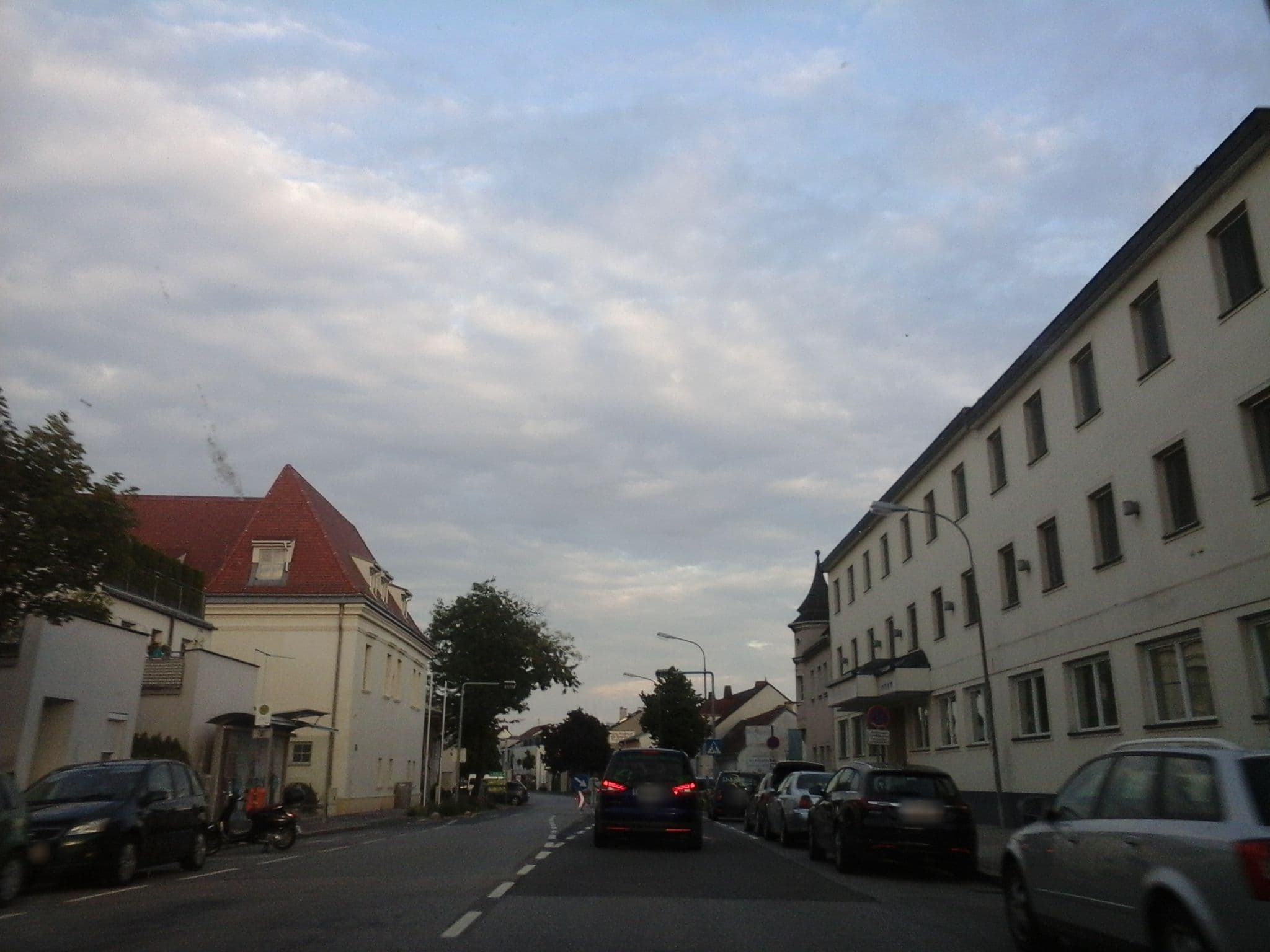 Street view near Das Reinisch Vienna Airport Hotel, Mannswörth — © czadzik (CC BY-SA · Mapillary)