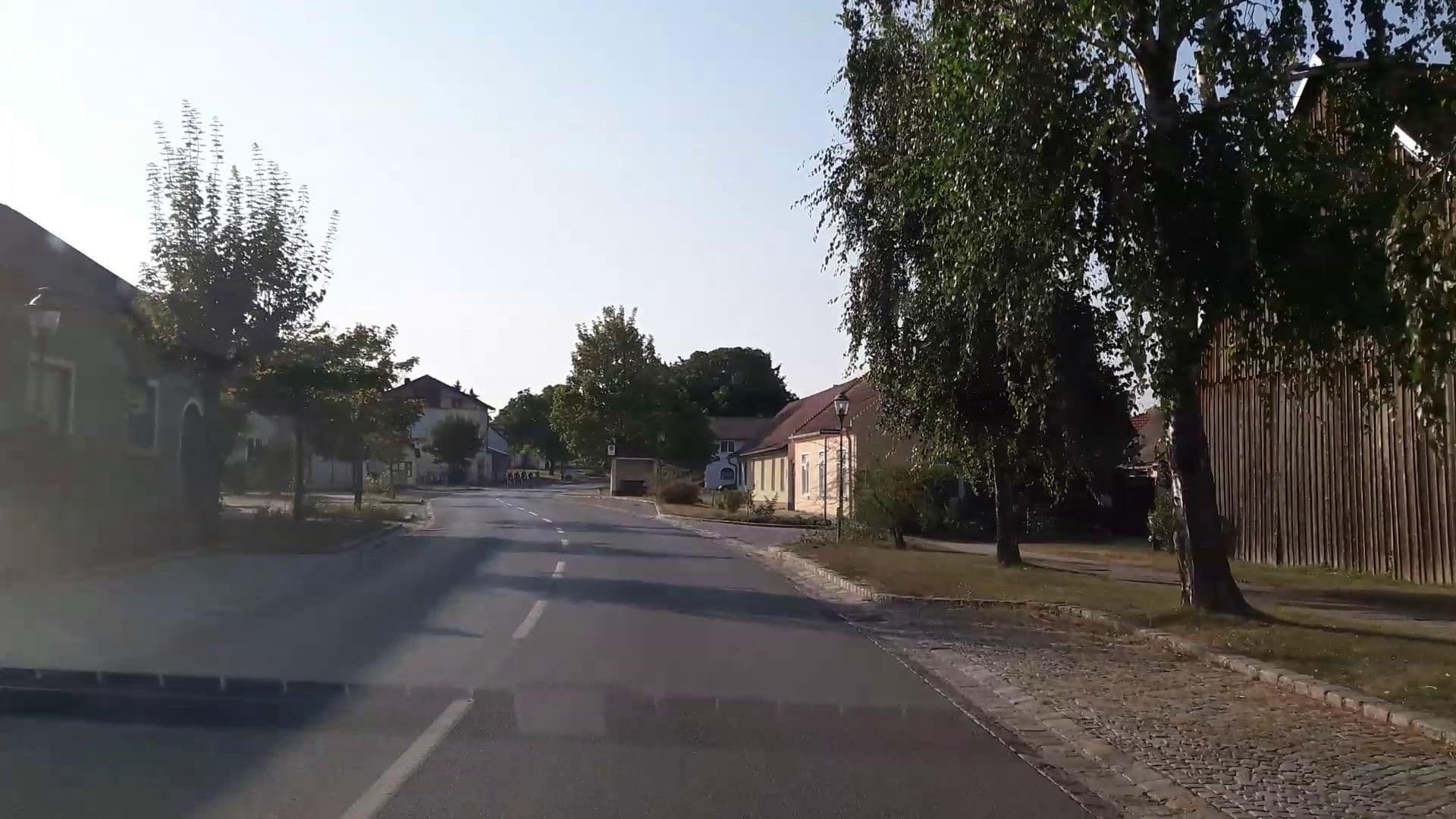 Street view near Gästehaus Rosenhof, Maria Ellend — © stefan147 (CC BY-SA · Mapillary)