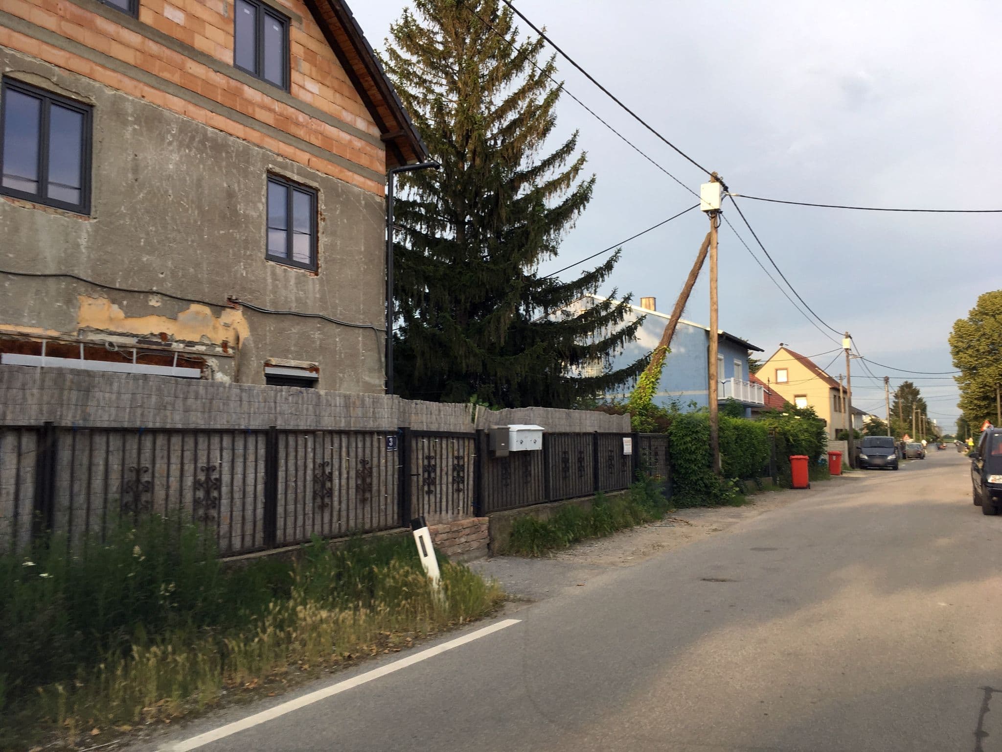 Street view near Gasthaus Galuska Anneliese, Seyring — © istefanos (CC BY-SA · Mapillary)