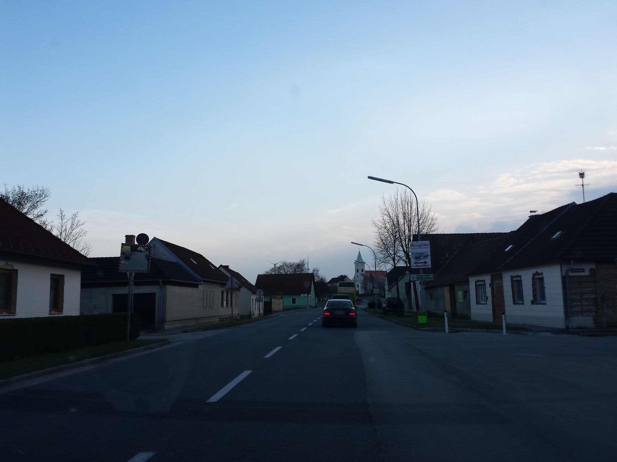 Street view near Gasthaus Erl, Poysdorf — © rudolfmayer (CC BY-SA · Mapillary)