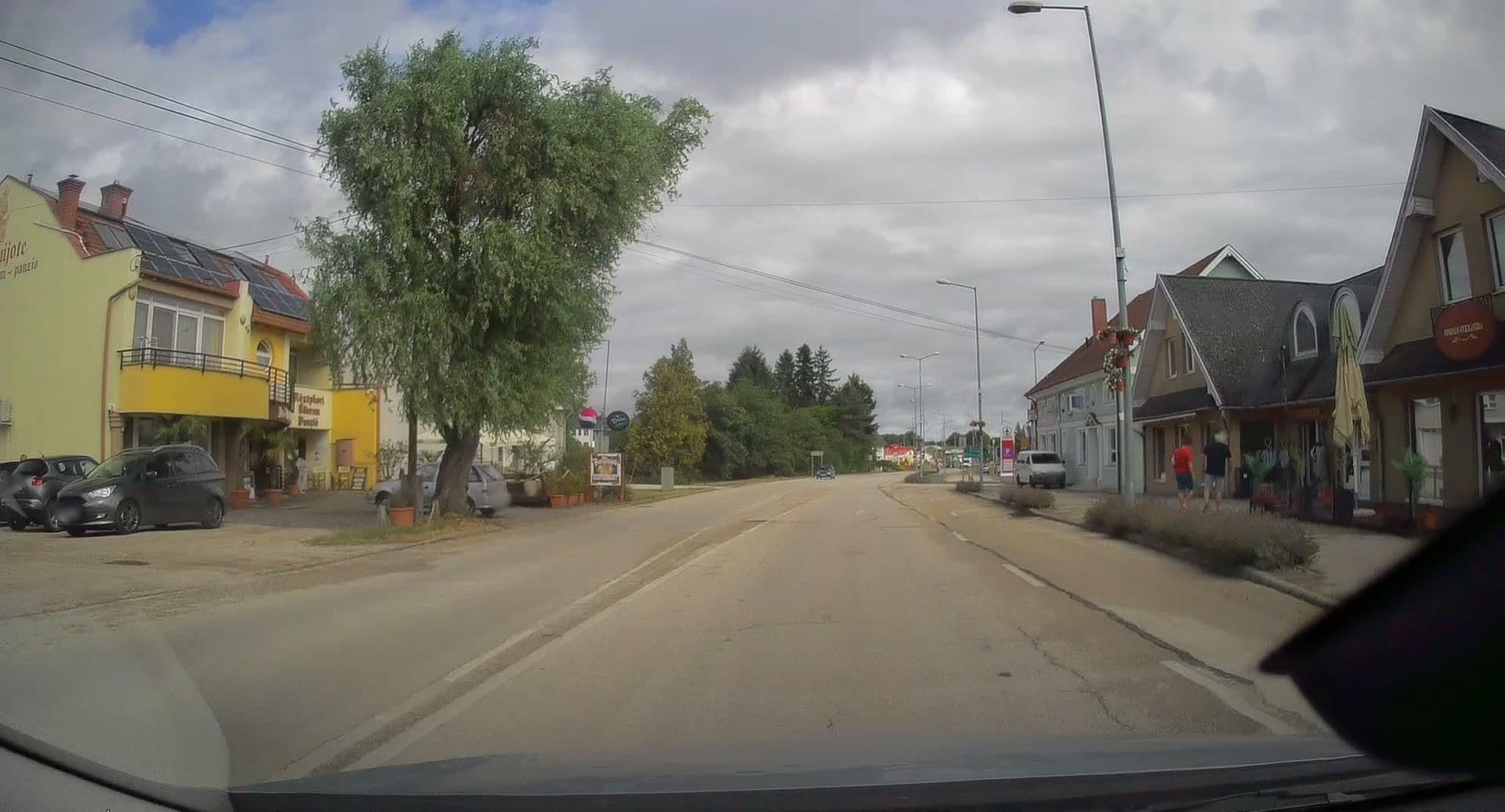 Street view near Aranykorsó Söröző és Panzió, Lenti — © edc22 (CC BY-SA · Mapillary)