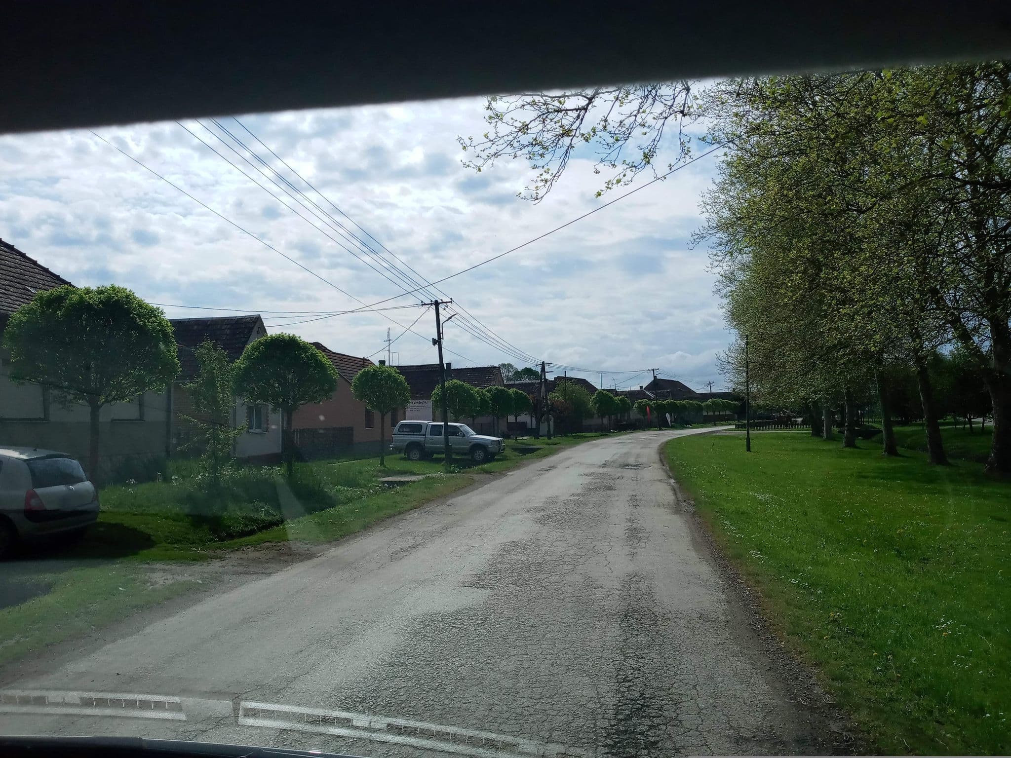 Street view near Egyke Vendégház, Sellye — © magyarsi (CC BY-SA · Mapillary)