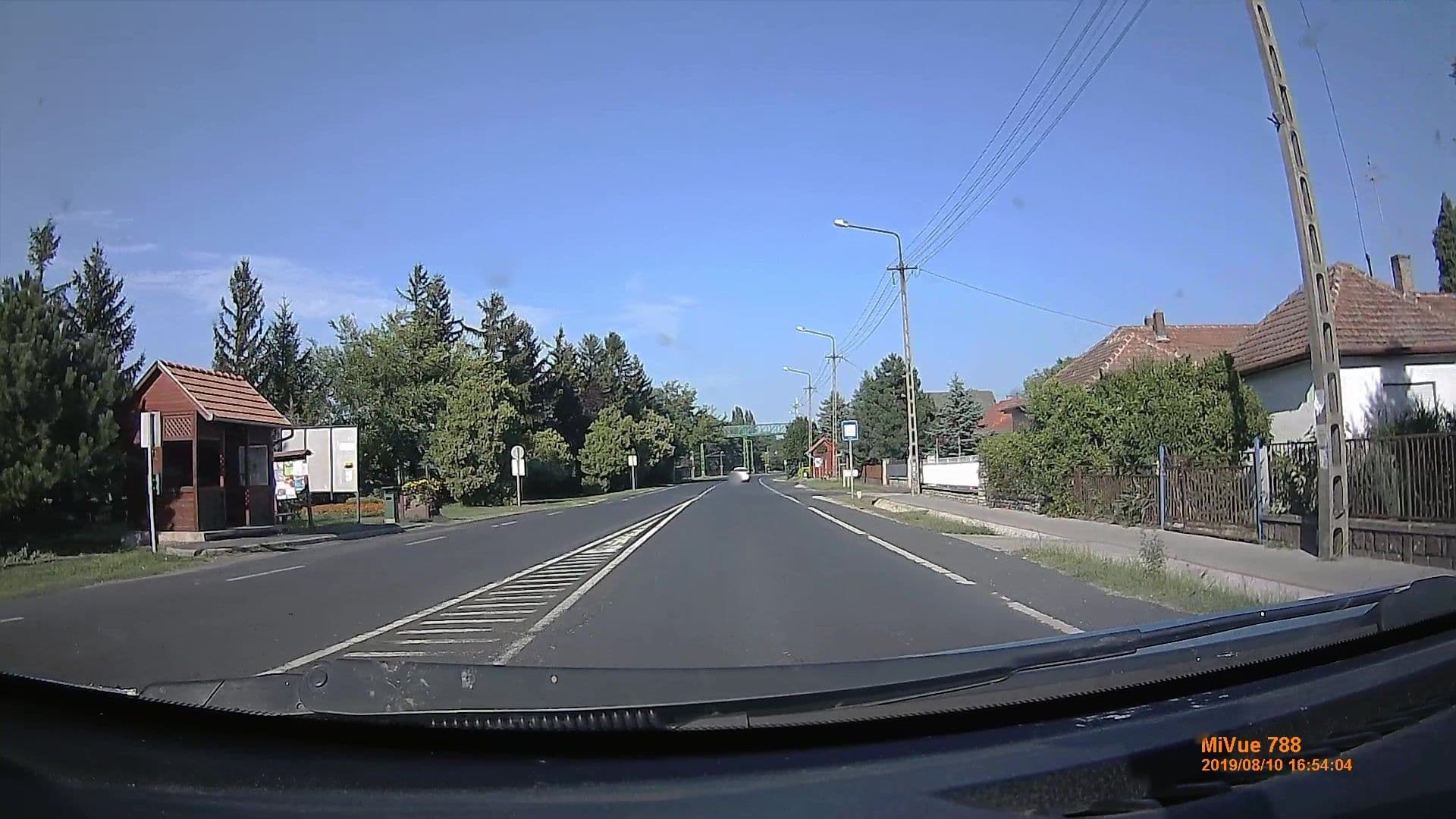 Street view near Örökzöld Apartmanok Balatonfenyves, Balatonfenyves — © geox123 (CC BY-SA · Mapillary)