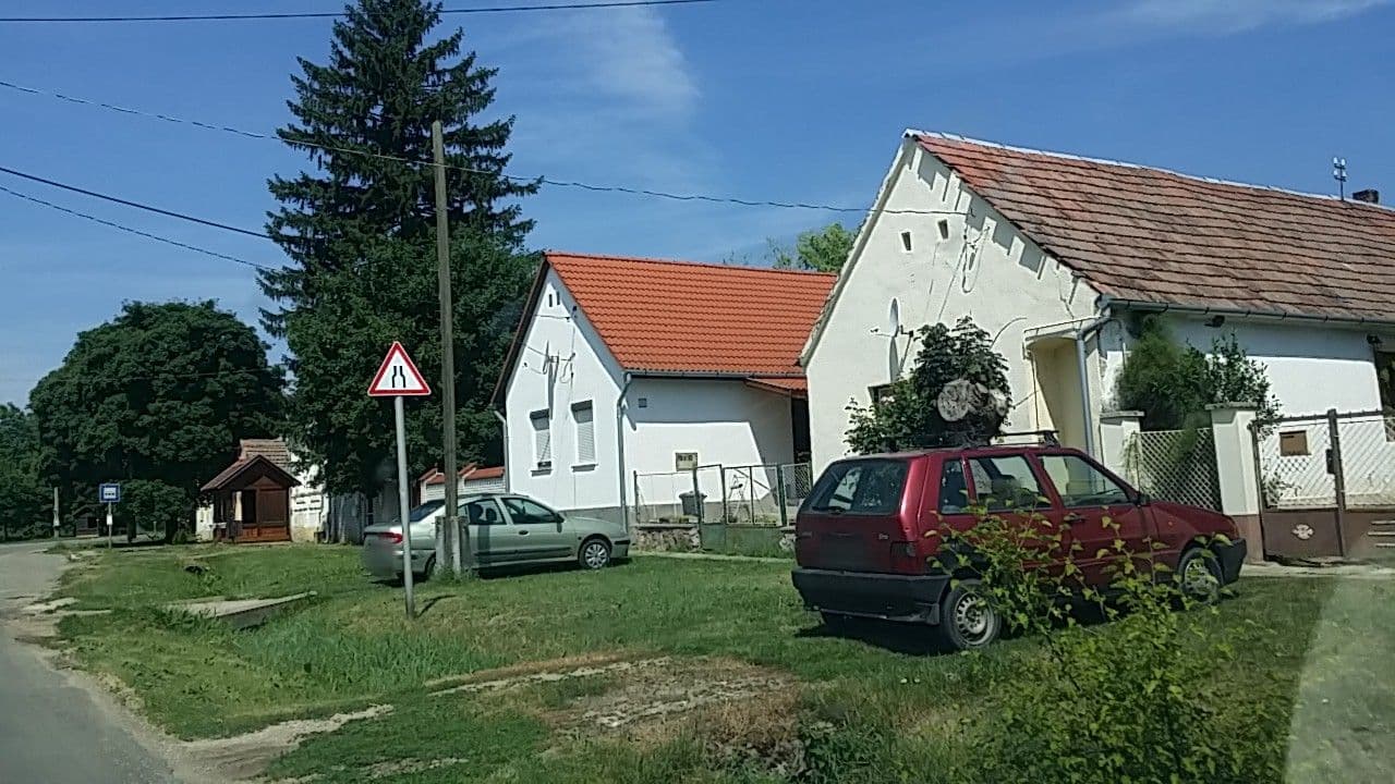 Street view near Dióhéj Vendégház és Borterasz, Harkány — © utvonalfelmeresek (CC BY-SA · Mapillary)
