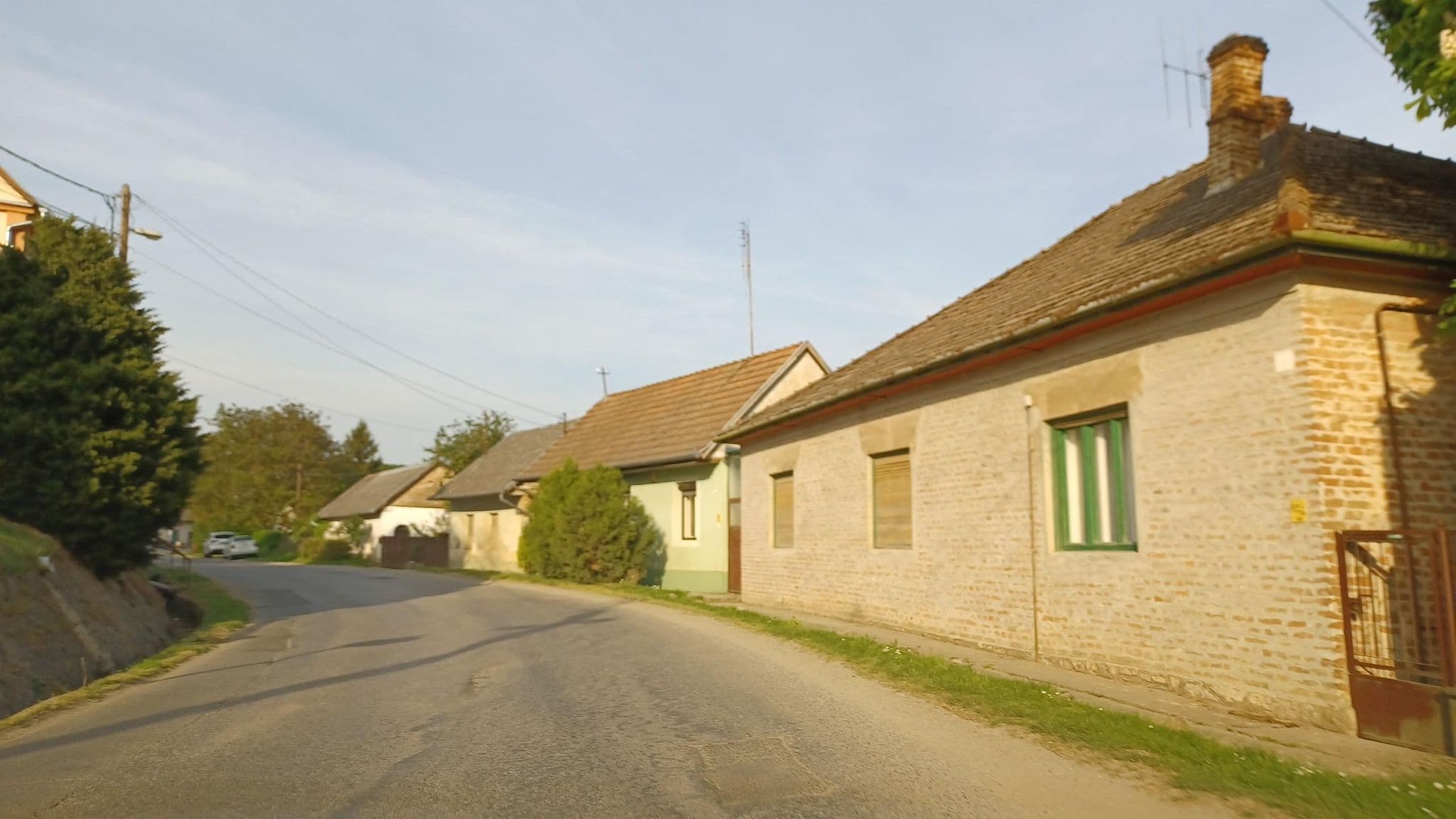 Street view near Hotel Cabernet Szalloda, Villány — © gpsjani (CC BY-SA · Mapillary)