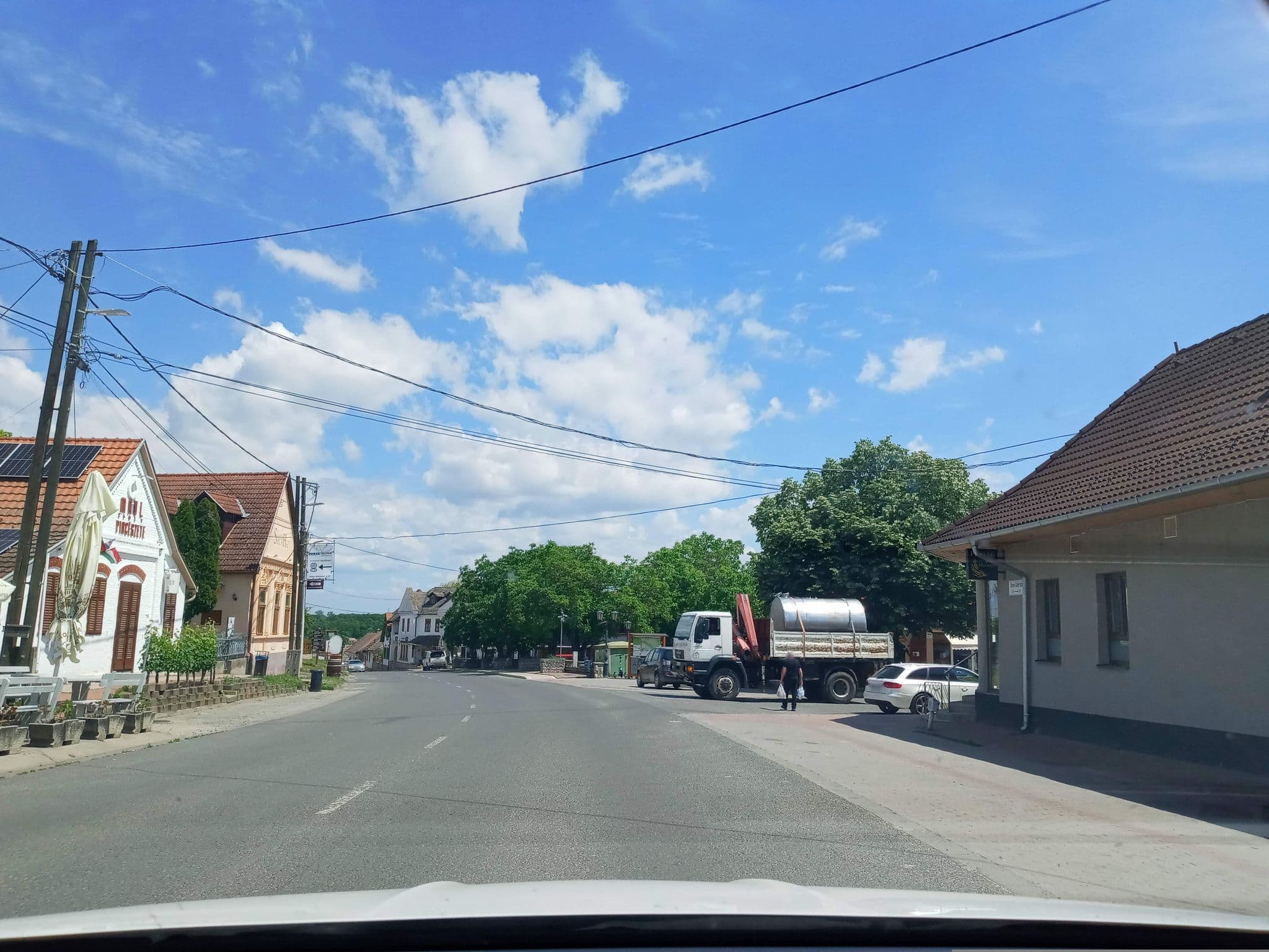 Street view near Maczkó Vendégház, Villány — © magyarsi (CC BY-SA · Mapillary)
