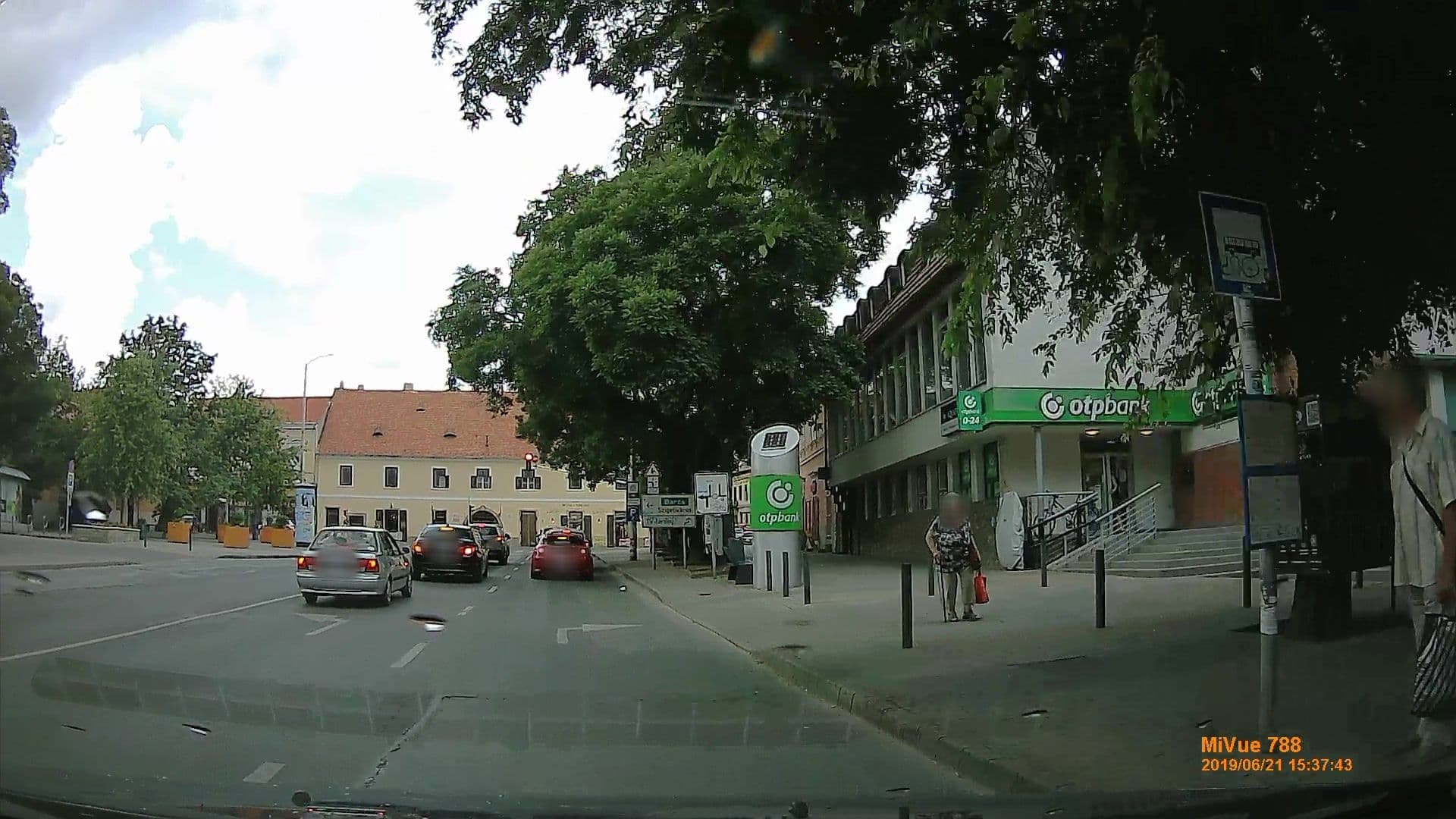 Street view near Kollégium, Pécs — © geox123 (CC BY-SA · Mapillary)