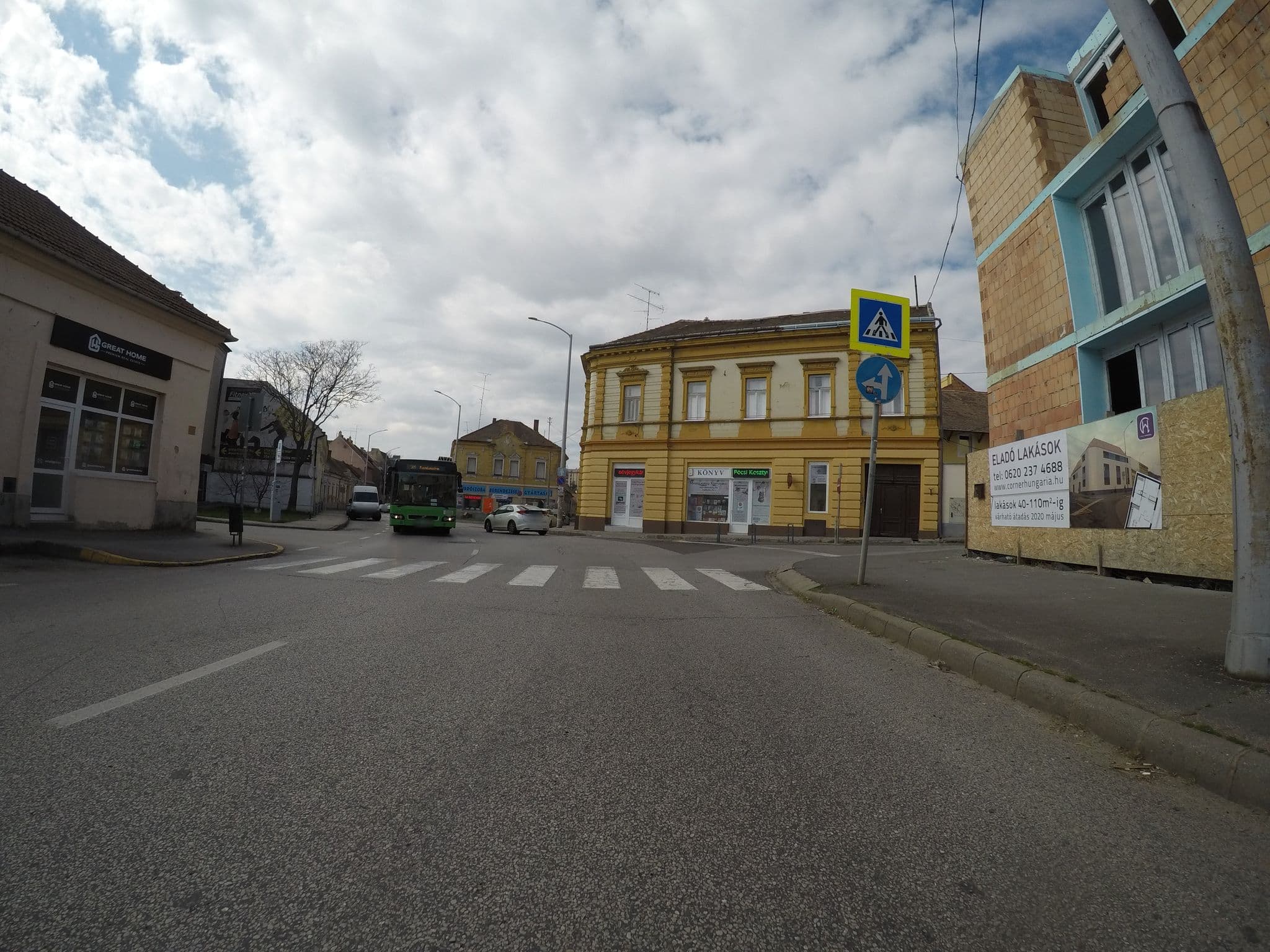 Street view near Mini Motel, Pécs — © chrisbeddow (CC BY-SA · Mapillary)