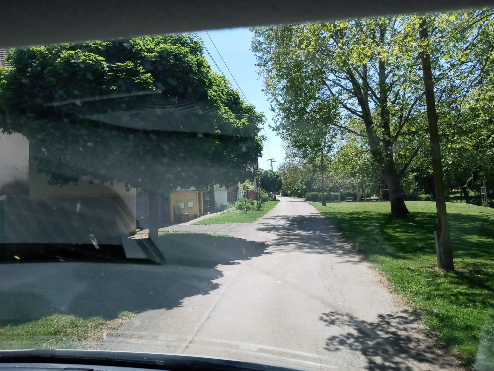 Street view near Napkorong Vendégház, Mecseknádasd — © magyarsi (CC BY-SA · Mapillary)