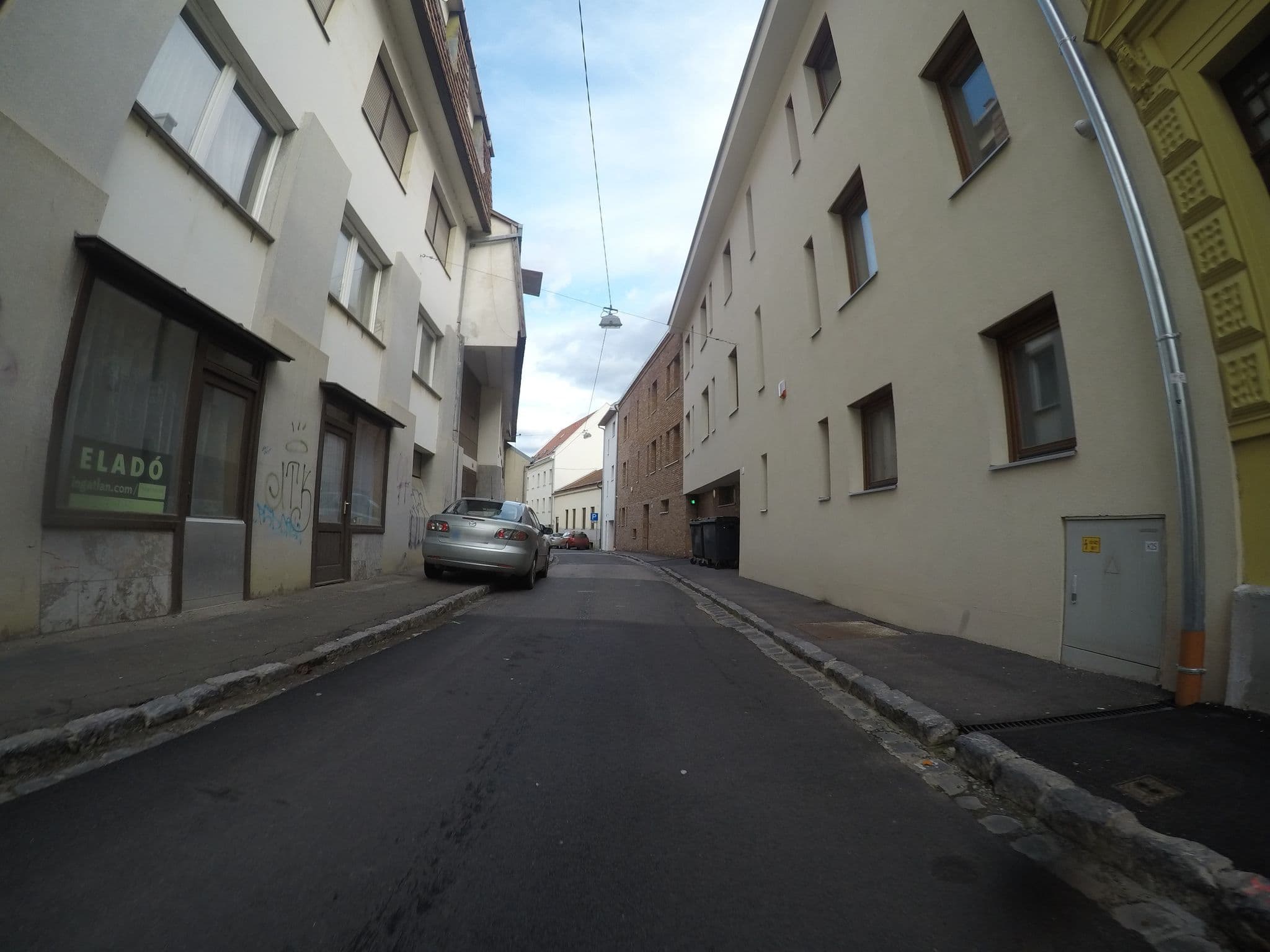 Street view near Vendégház a Három Szivarhoz Pécs, Pécs — © chrisbeddow (CC BY-SA · Mapillary)