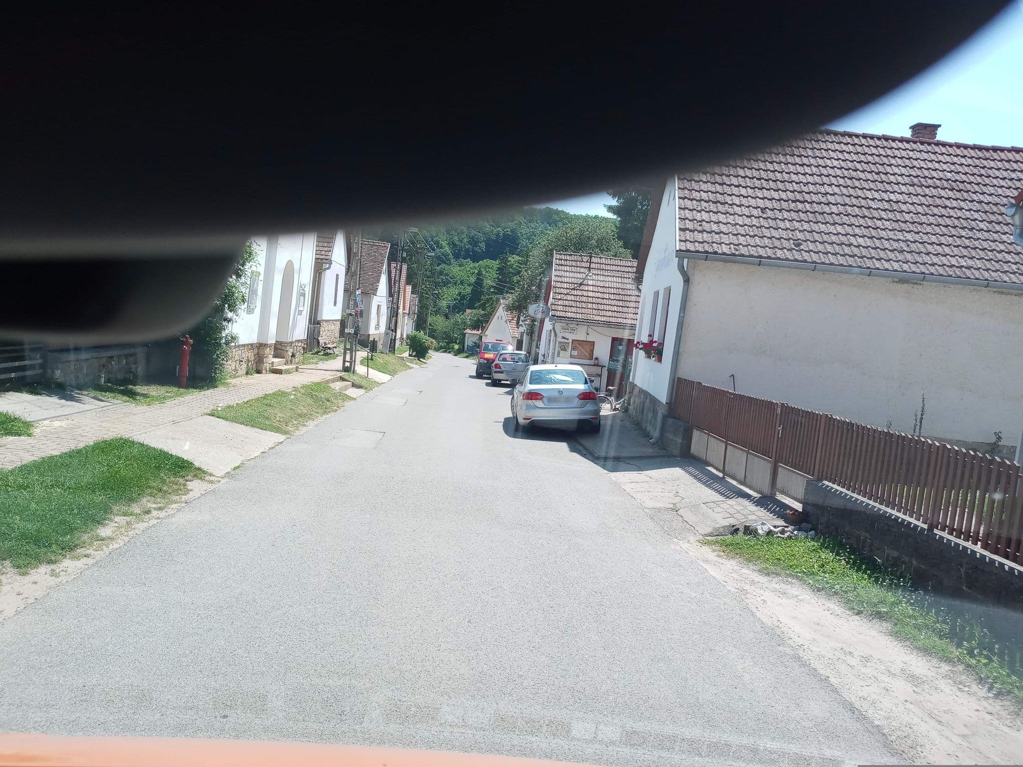 Street view near Zolderdo Panzio Vendeglo, Mecseknádasd — © magyarsi (CC BY-SA · Mapillary)