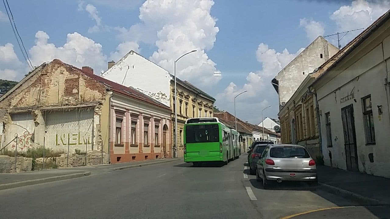Street view near Sweet Dream Apartman, Pécs — © utvonalfelmeresek (CC BY-SA · Mapillary)