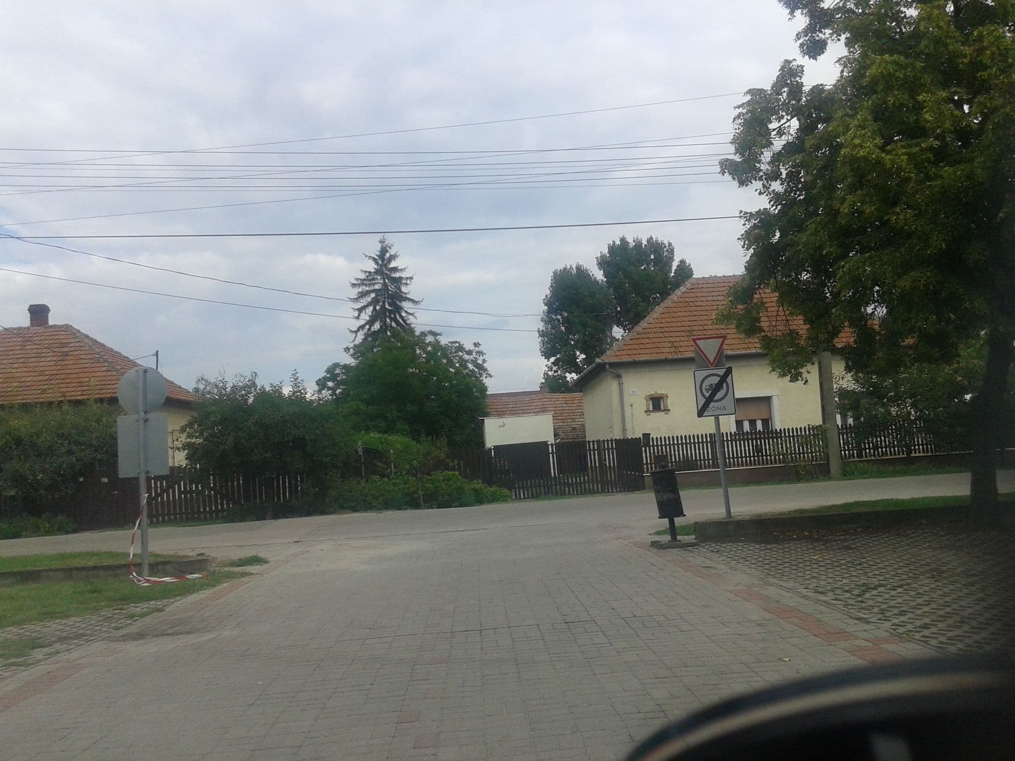 Street view near Margaréta Vendégház Mórahalom, Mórahalom — © esandorhu (CC BY-SA · Mapillary)