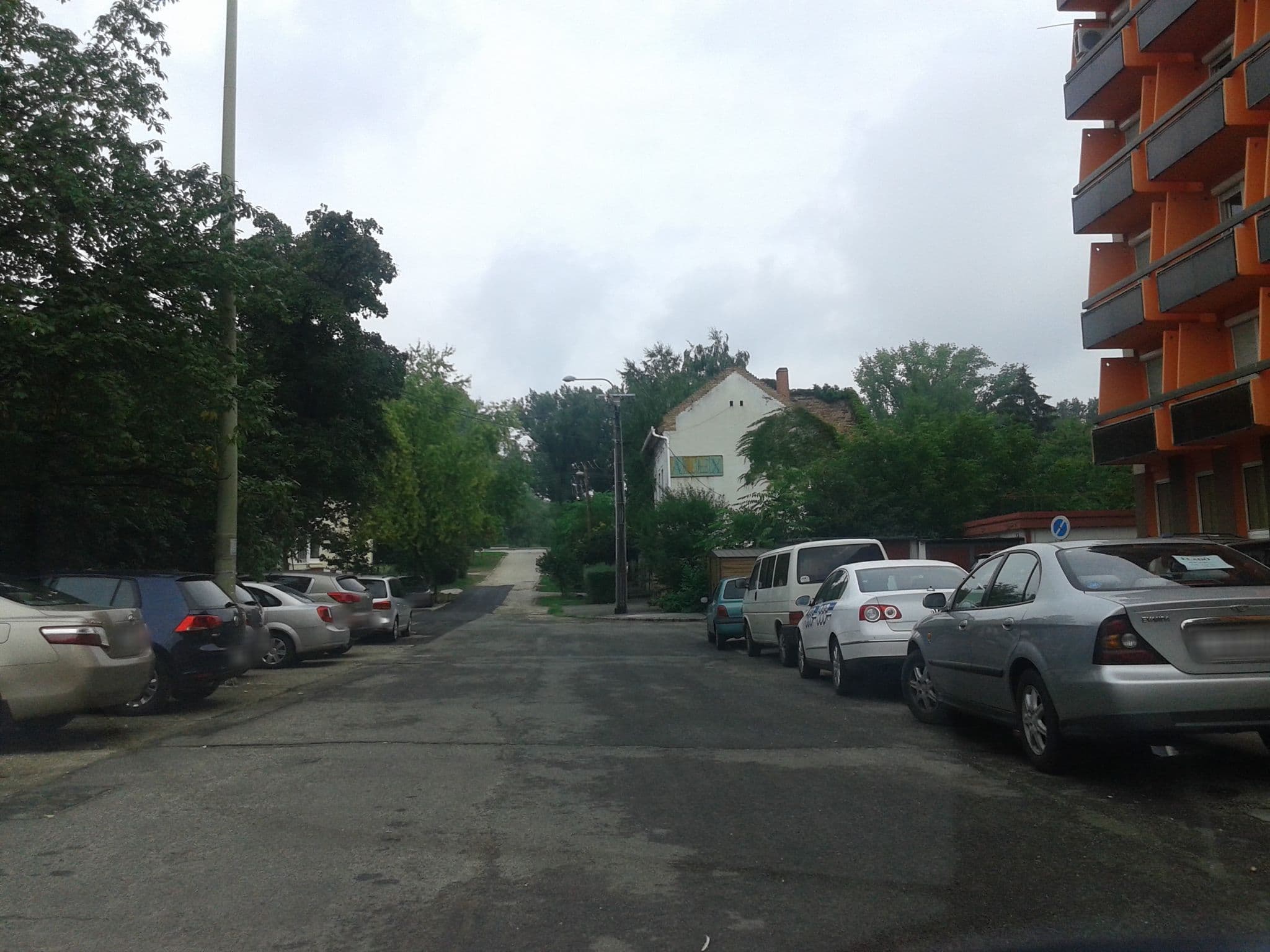 Street view near Hotel Petro, Újszeged — © esandorhu (CC BY-SA · Mapillary)