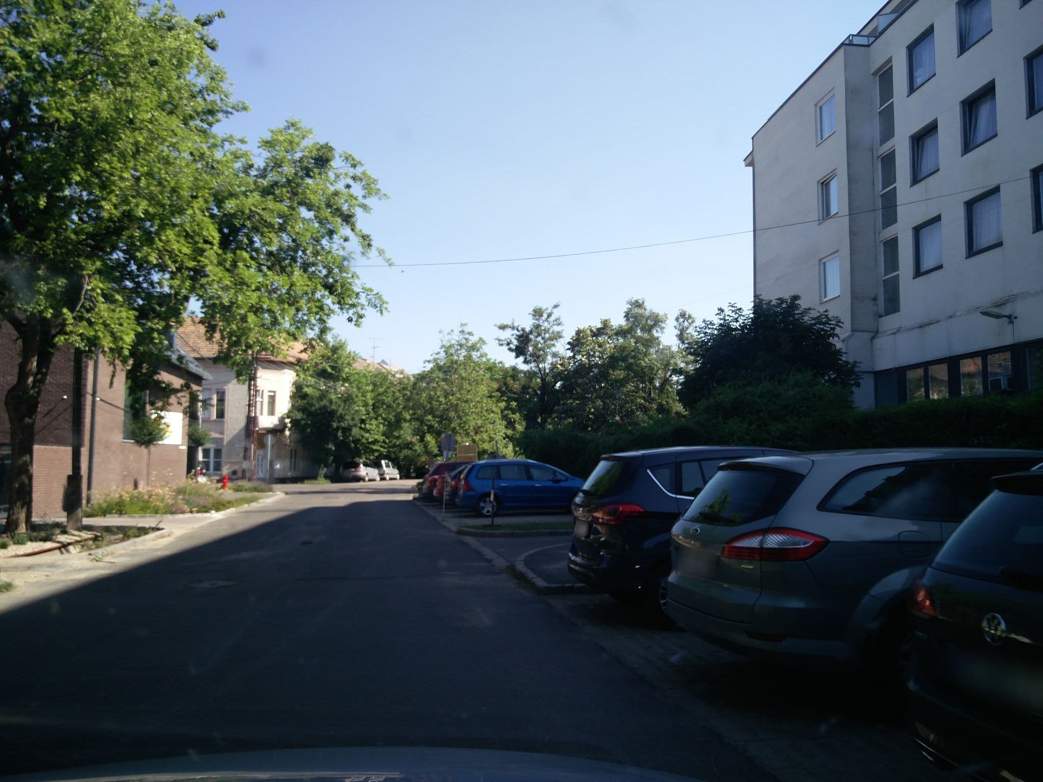 Street view near Hunguest Hotel Forrás Szeged, Újszeged — © jlevente (CC BY-SA · Mapillary)