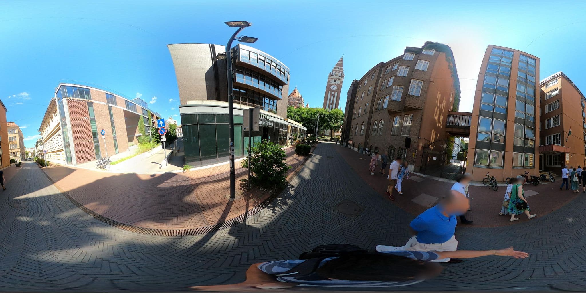 Street view near SZTE ÁOK Apáthy István Kollégium, Szeged — © grozsa11 (CC BY-SA · Mapillary)