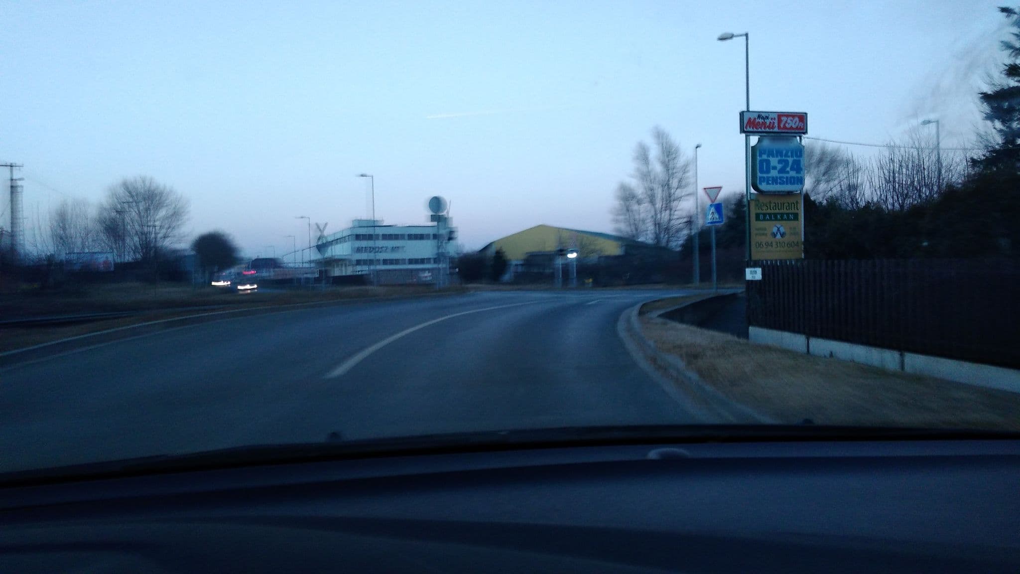 Street view near Kispipa Vendéglő és Panzió, Szombathely — © mp3t3r (CC BY-SA · Mapillary)