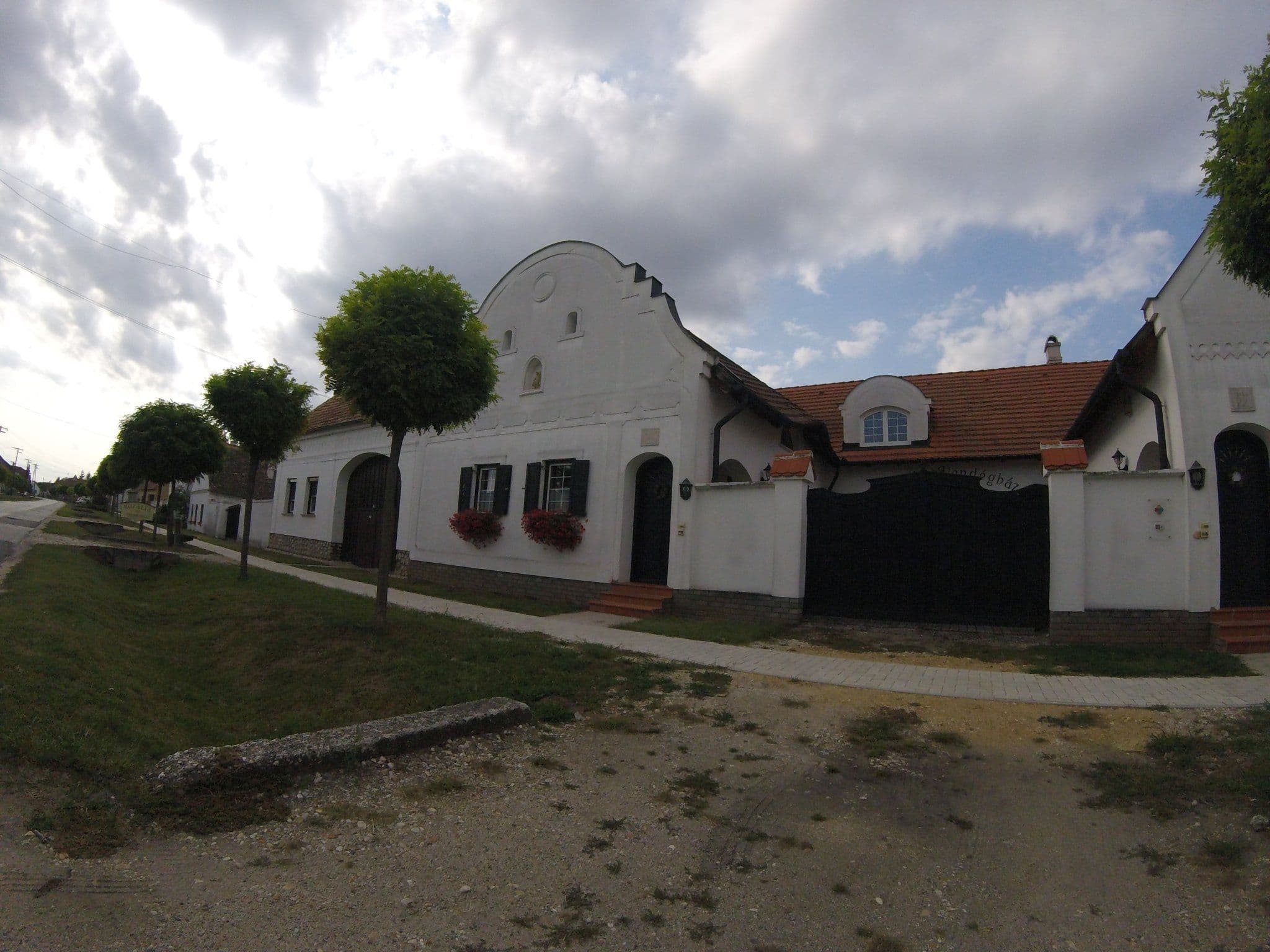 Street view near Rozália vendéggáz, Fertőd — © utvonalfelmeresek (CC BY-SA · Mapillary)